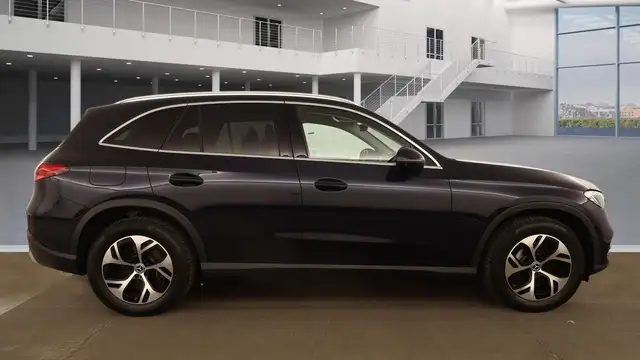Mercedes-Benz GLC view 5