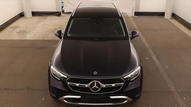 Mercedes-Benz GLC view 9