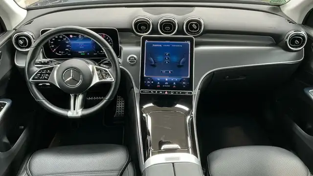 Mercedes-Benz GLC view 12