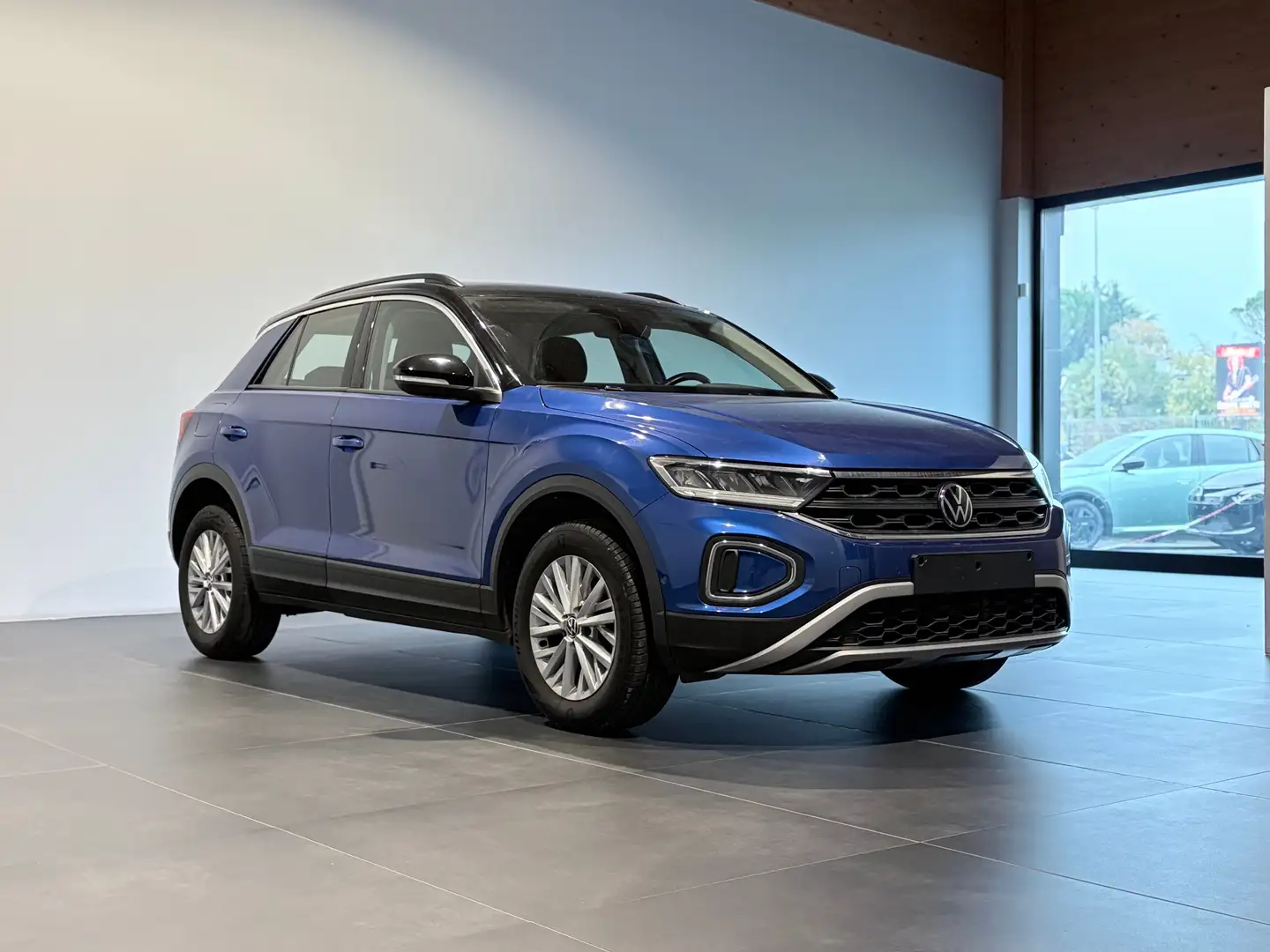 Volkswagen T-Roc T-Roc I 2022 1.0 tsi Life 110cv Blu/Azzurro - 2