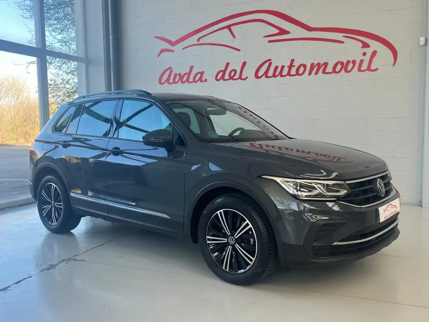 Volkswagen Tiguan 2.0TDI Life DSG 110kW Gris - 1