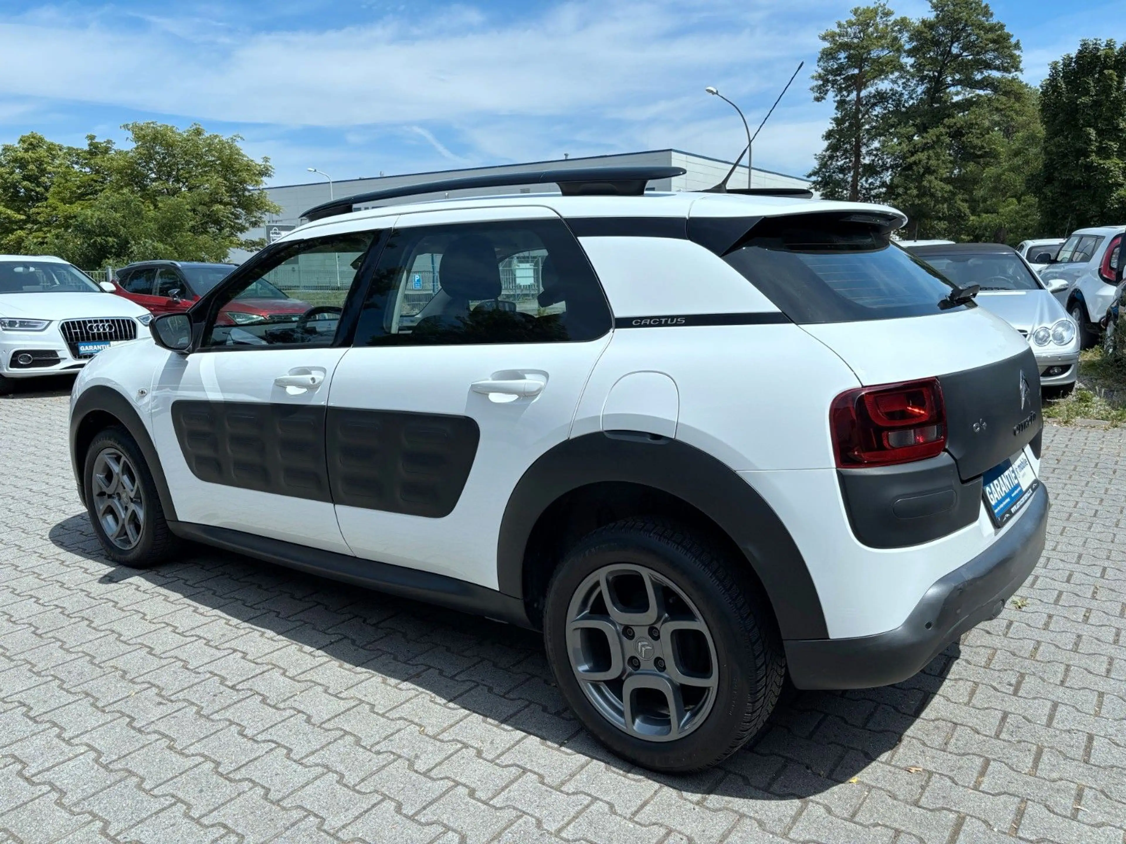 Citroen C4 Cactus BlueHDi 100 S&S ETG6 Selection 1-Hand — photo 11