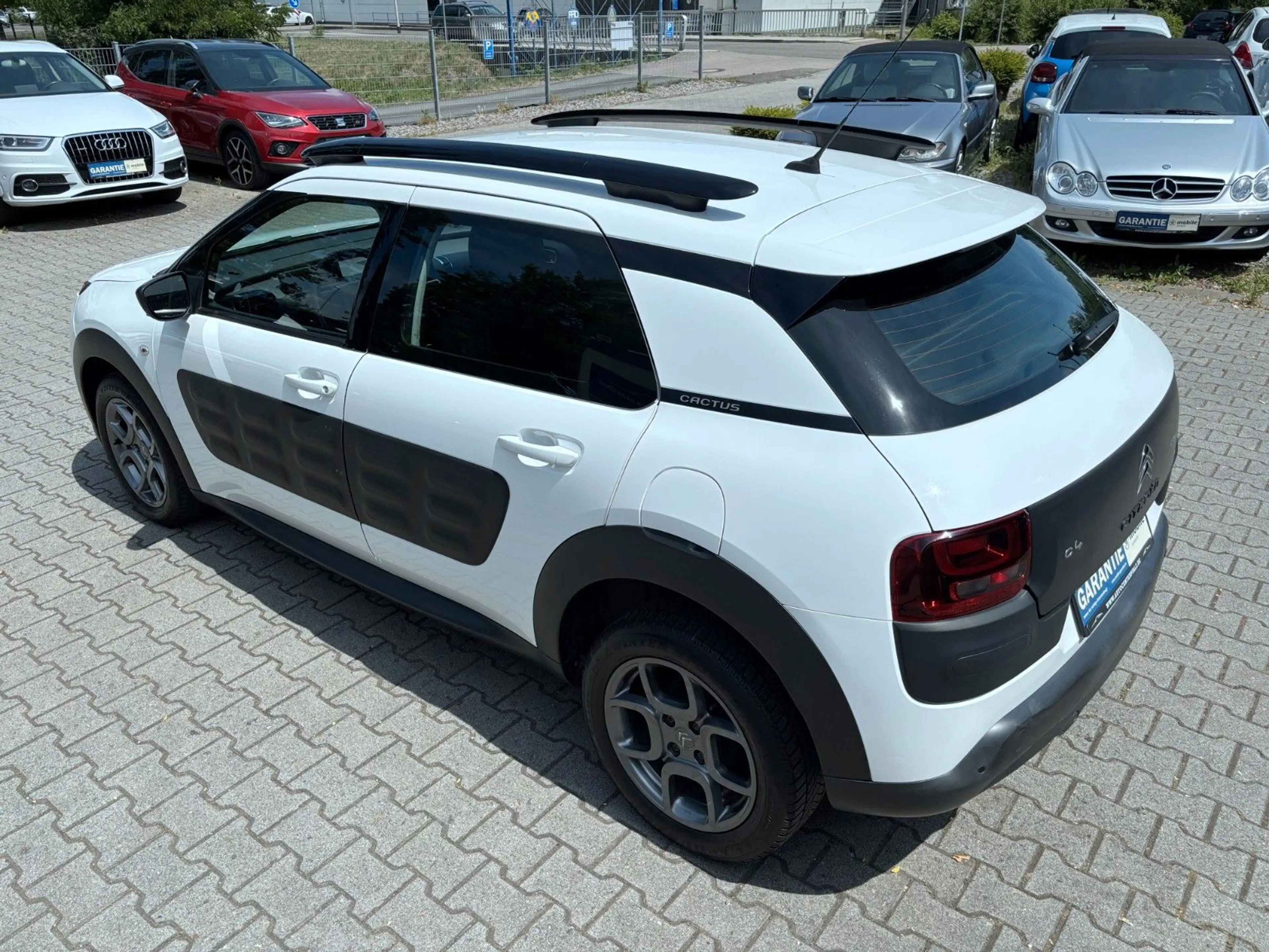 Citroen C4 Cactus BlueHDi 100 S&S ETG6 Selection 1-Hand — photo 12