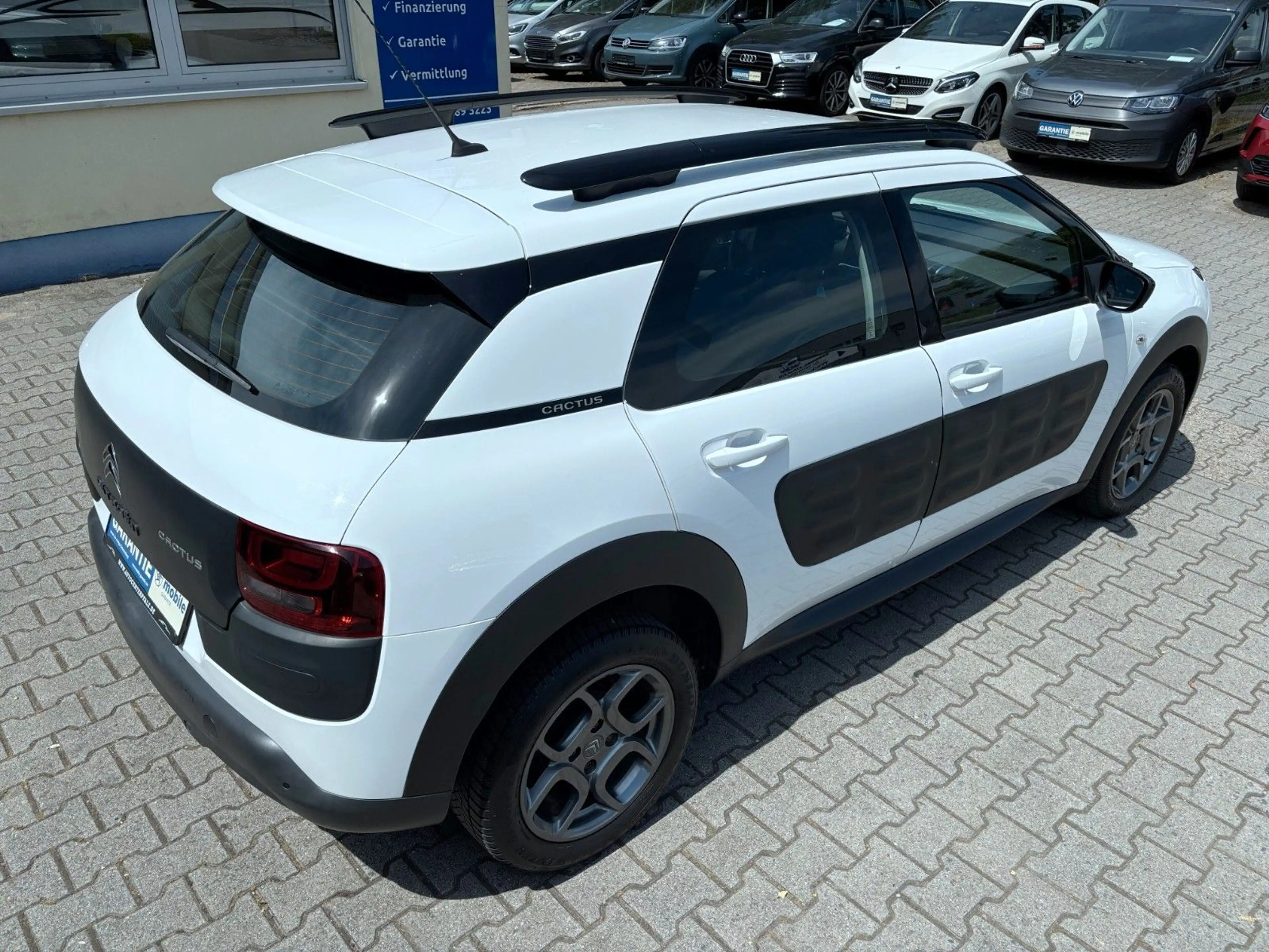 Citroen C4 Cactus BlueHDi 100 S&S ETG6 Selection 1-Hand — photo 15