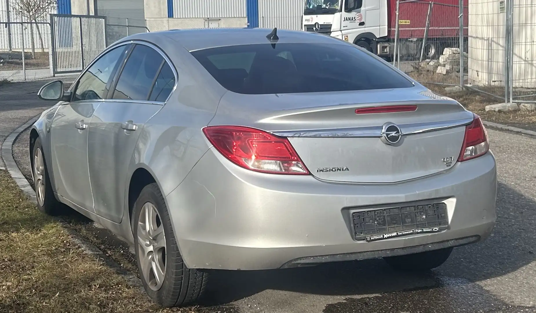 Opel Insignia 2.0 CDTI Aut. Sport Silber - 1