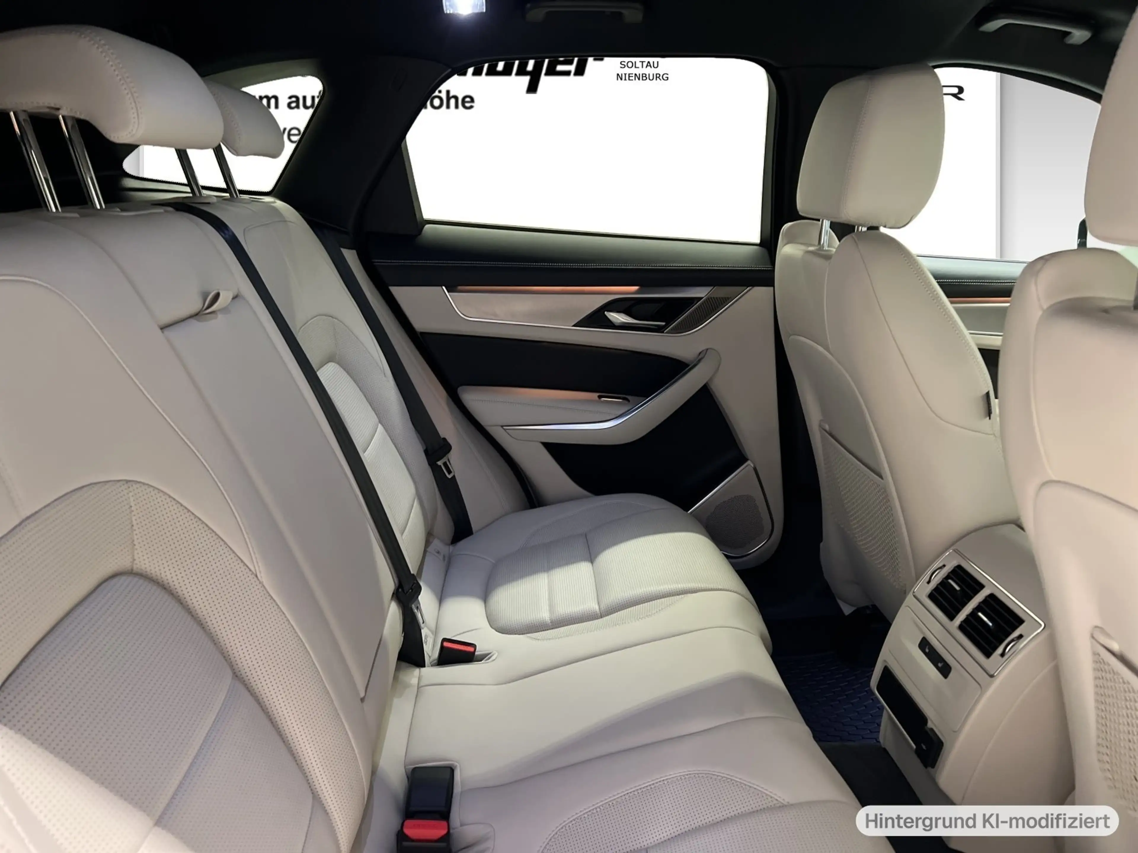 Jaguar F-Pace R-Dynamic S LED Shz RFK Black Pack — photo 8