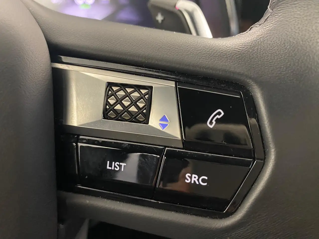 DS Automobiles DS 7 E-Tense 300 Hybrid 4x4 Opera S&S LED*NAVI*RFK 1... 20