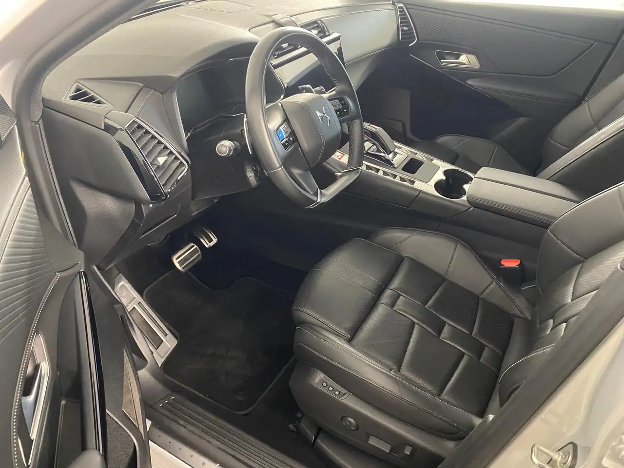 DS Automobiles DS 7 E-Tense 300 Hybrid 4x4 Opera S&S LED*NAVI*RFK 1... 4