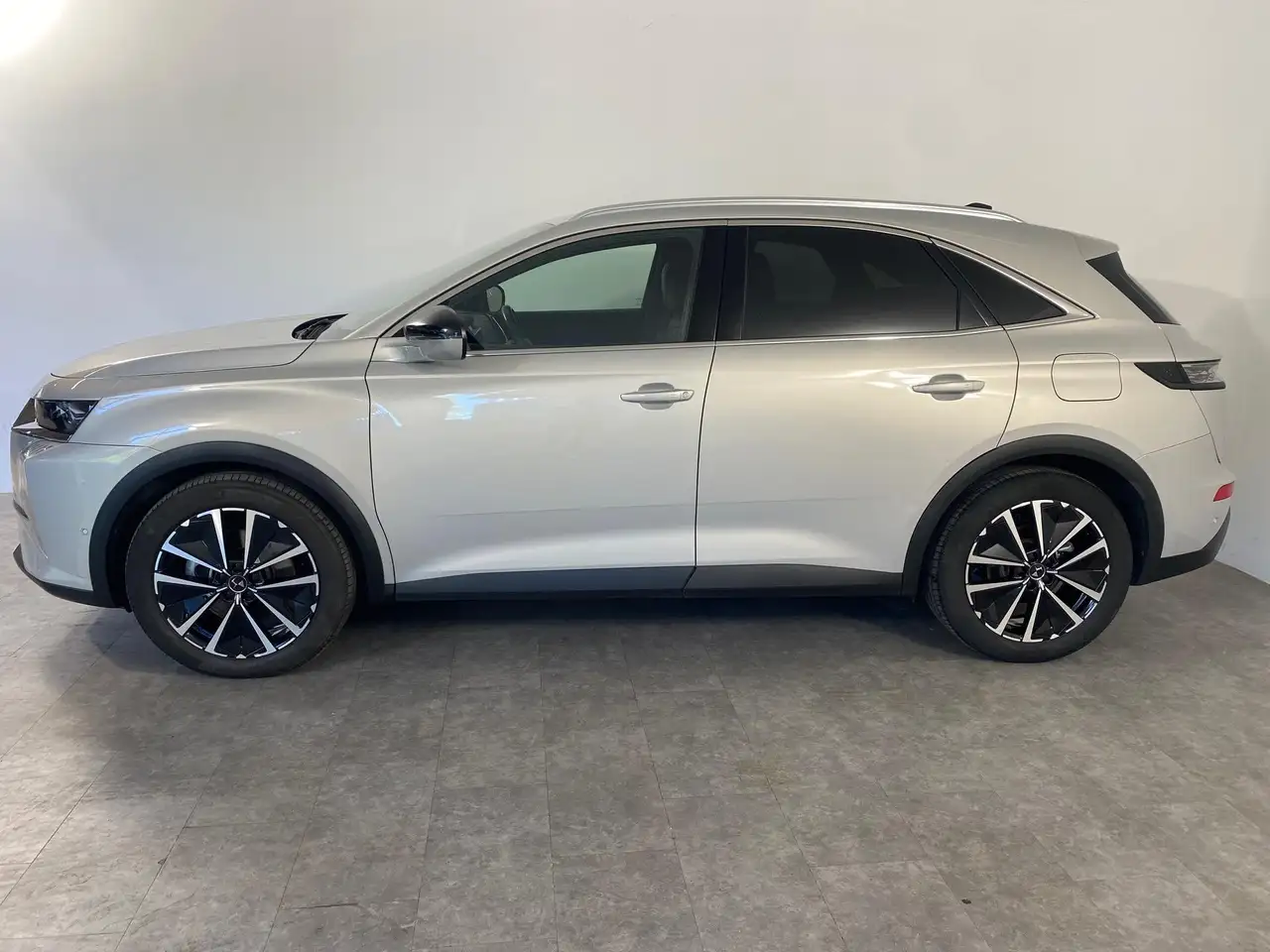 DS Automobiles DS 7 E-Tense 300 Hybrid 4x4 Opera S&S LED*NAVI*RFK 1... 2