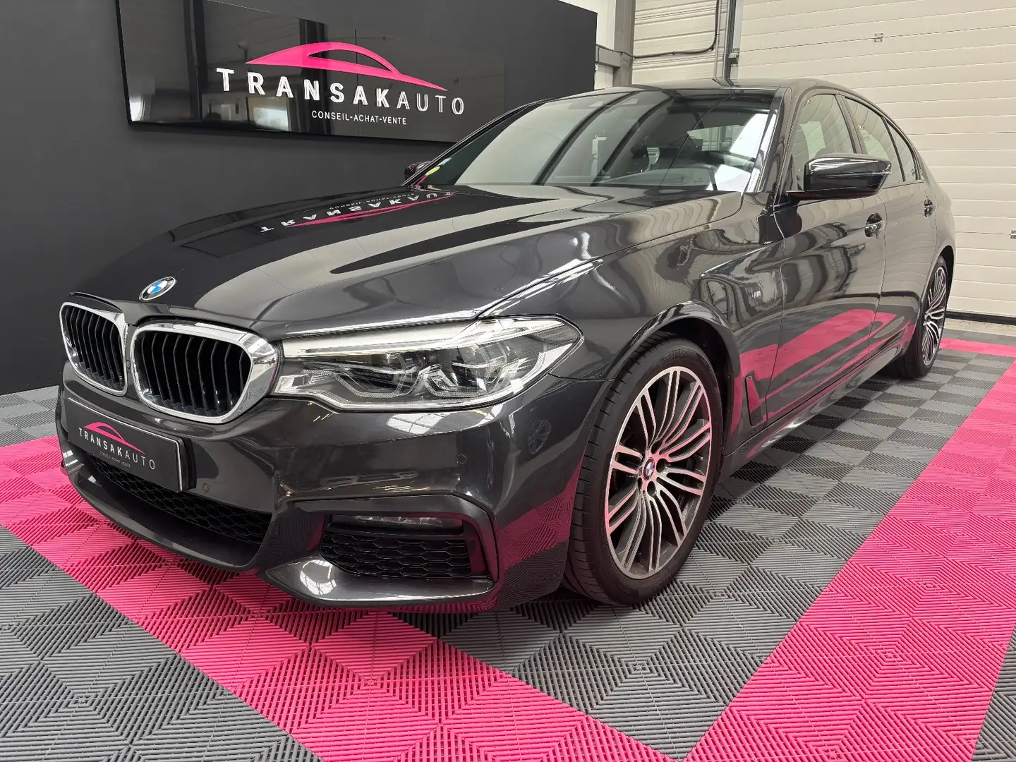 BMW 518 518d 150 ch BVA8 M Sport Grijs - 1