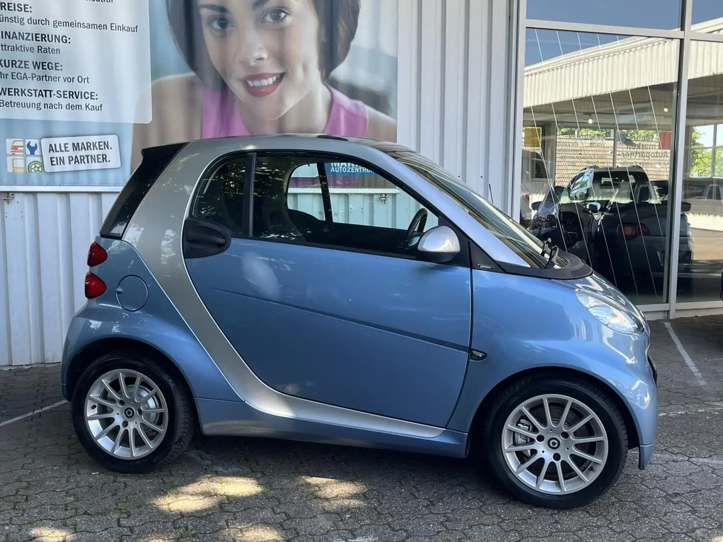 smart forTwo fortwo COUPE MHD NAVI  KLIMA SHZ ALU PANORAMADACH - 2