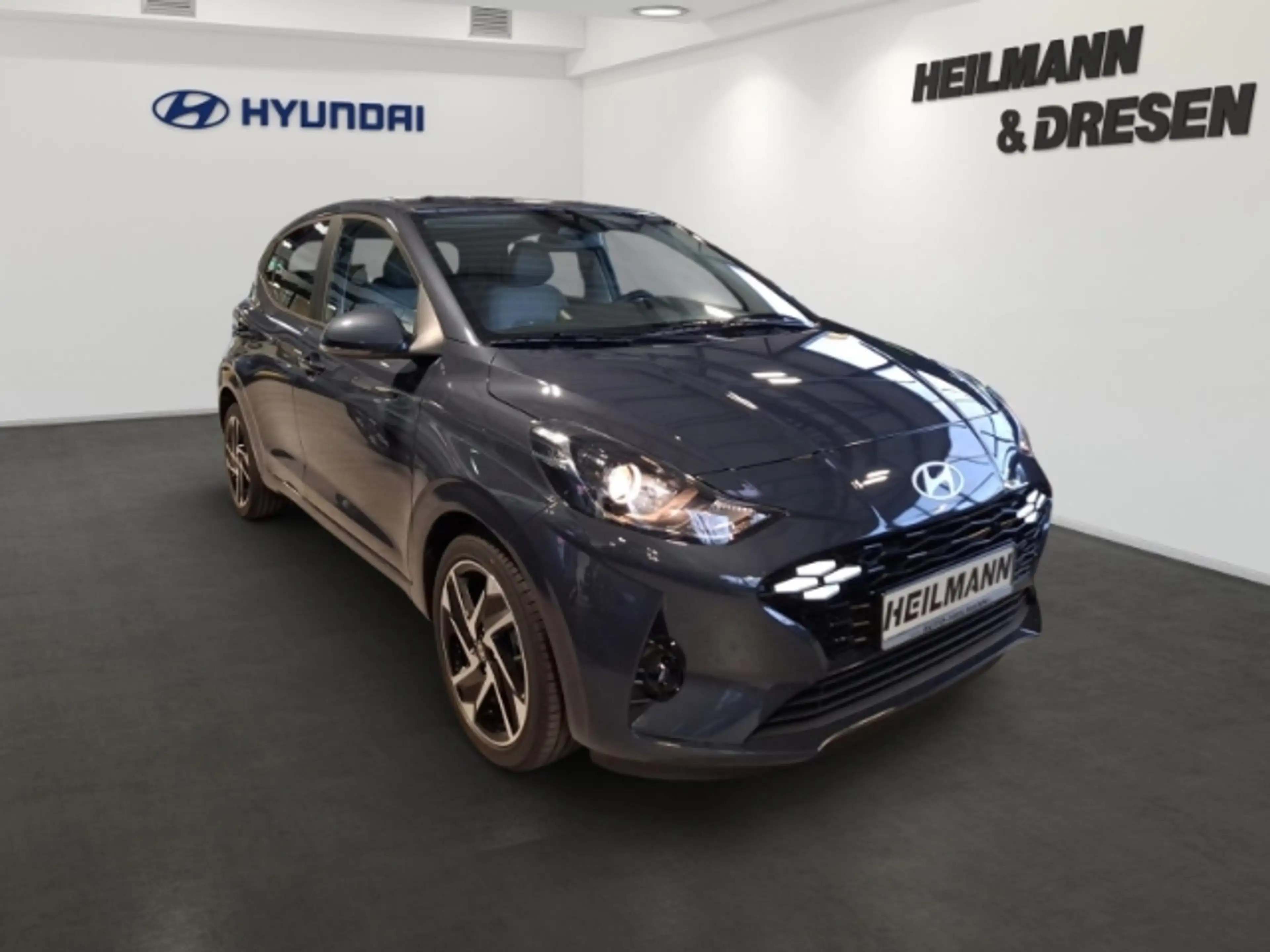 Hyundai i10 Prime 1.2/Navi/Klimaautomatik/Lenkrad/Sitzheizung/ — photo 2