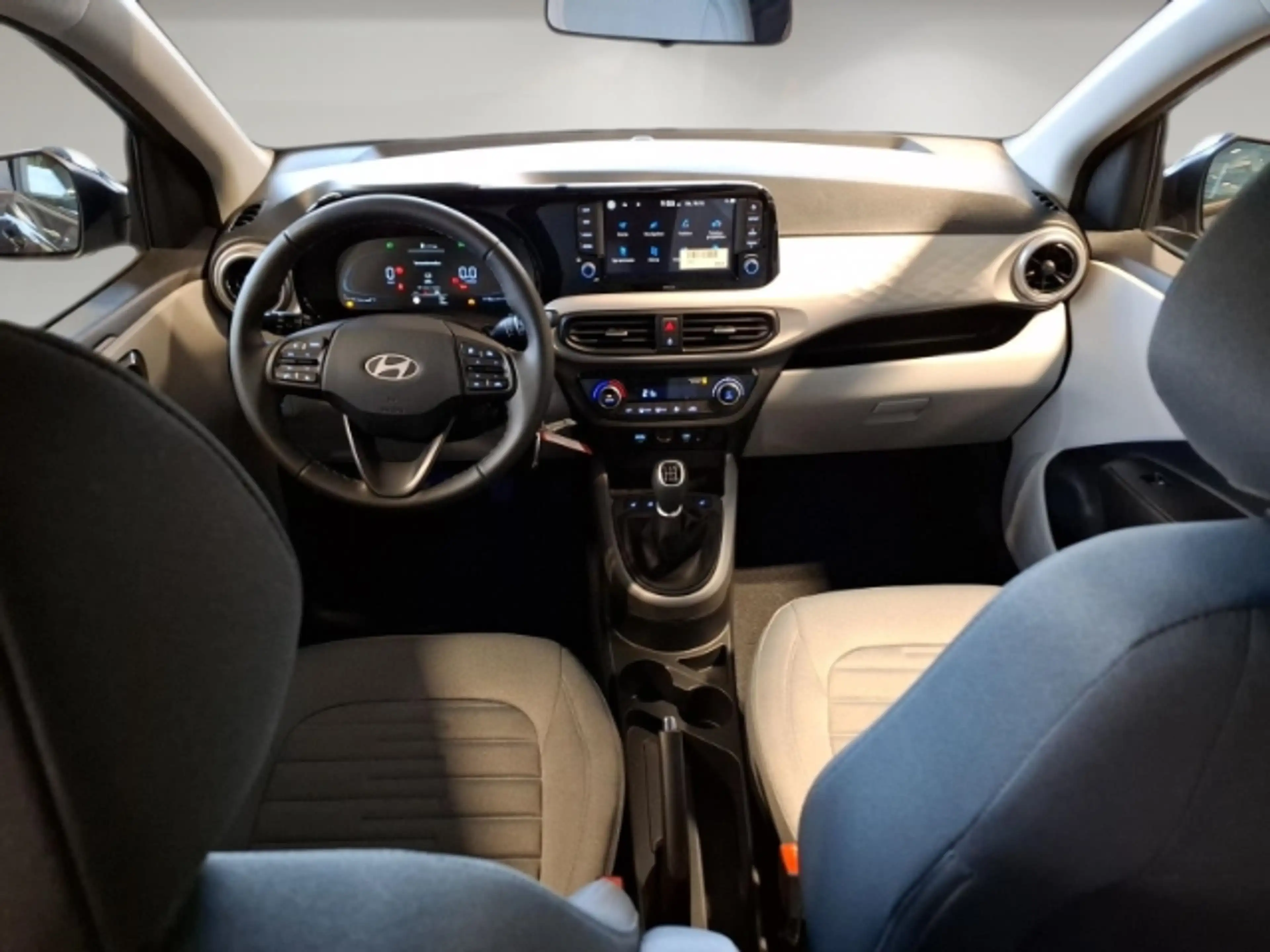Hyundai i10 Prime 1.2/Navi/Klimaautomatik/Lenkrad/Sitzheizung/ — photo 11