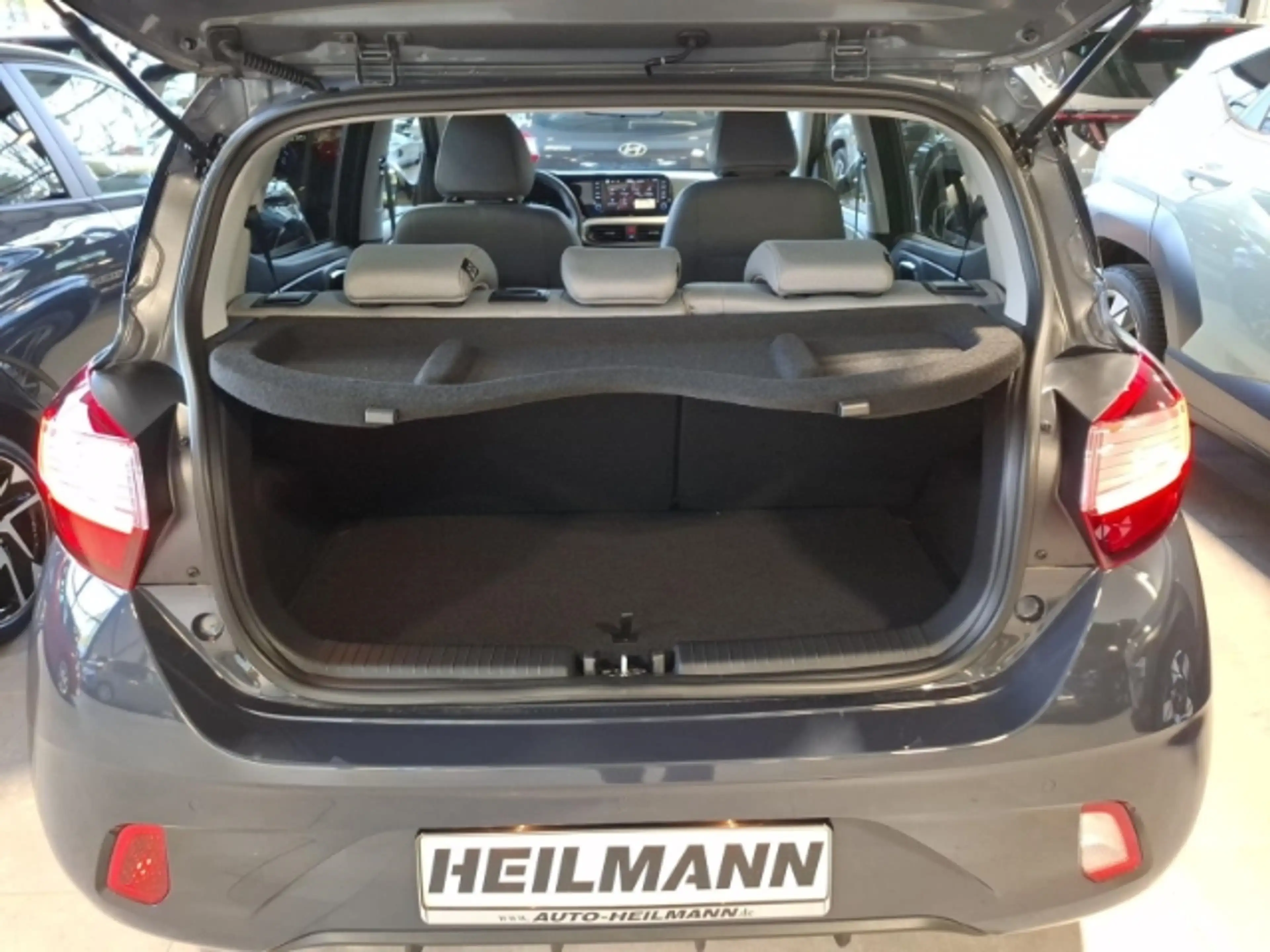 Hyundai i10 Prime 1.2/Navi/Klimaautomatik/Lenkrad/Sitzheizung/ — photo 12