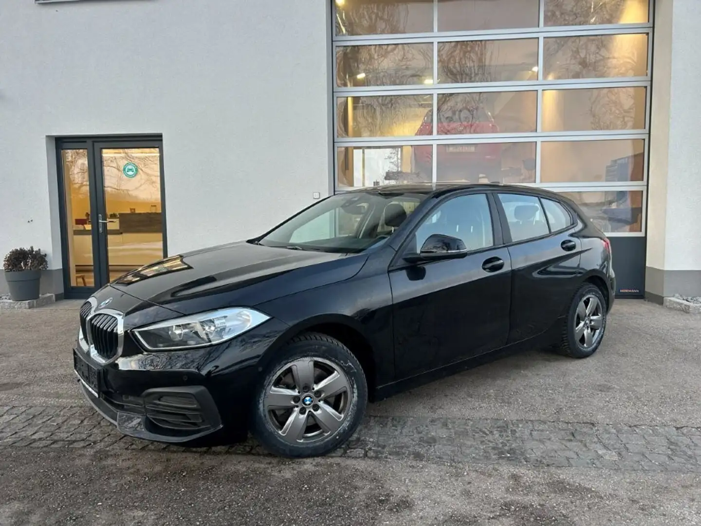 BMW 116 i 1er-Reihe Navi*SZH*1-BESITZ* Schwarz - 1