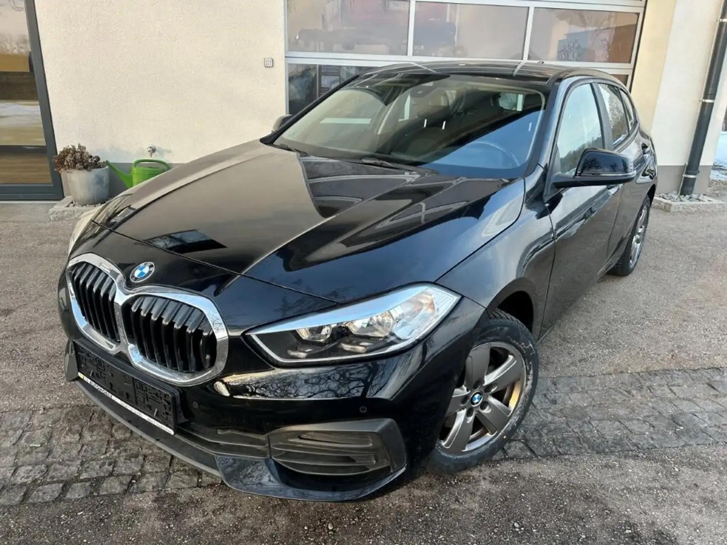 BMW 116 i 1er-Reihe Navi*SZH*1-BESITZ* Schwarz - 2
