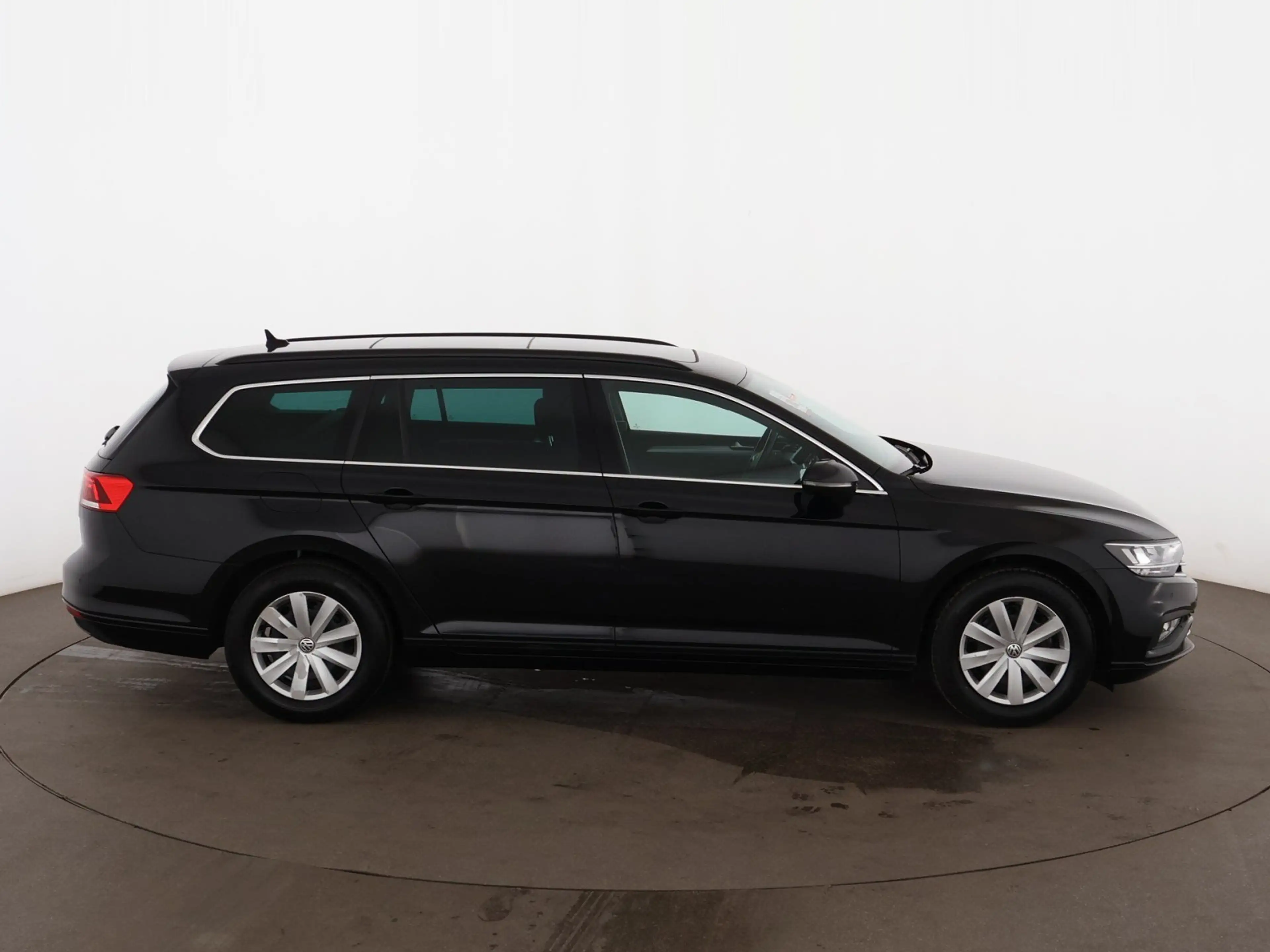 Volkswagen Passat Variant 2.0 TDI Business Aut LED SKY AHK — photo 10