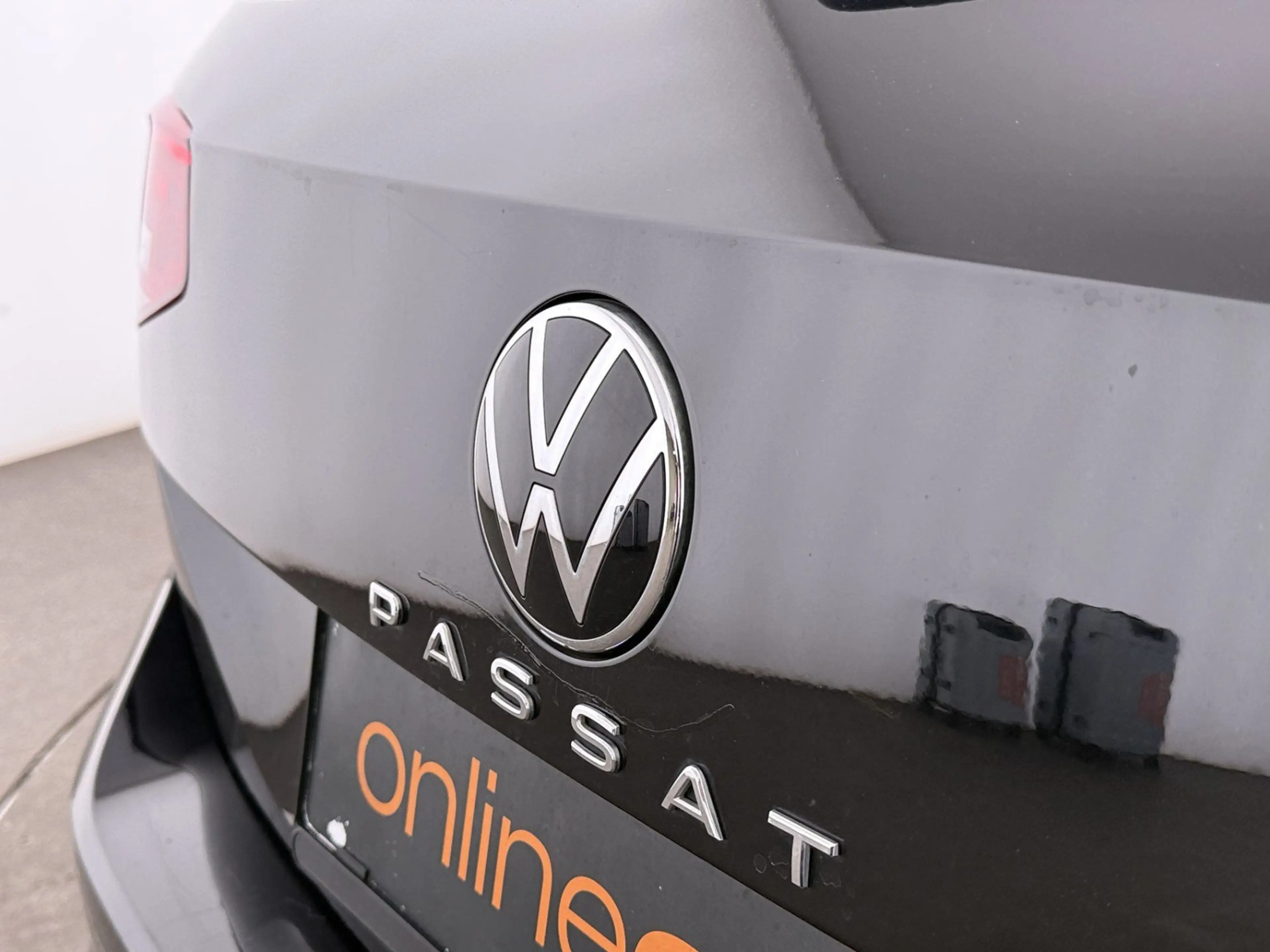 Volkswagen Passat Variant 2.0 TDI Business Aut LED SKY AHK — photo 11