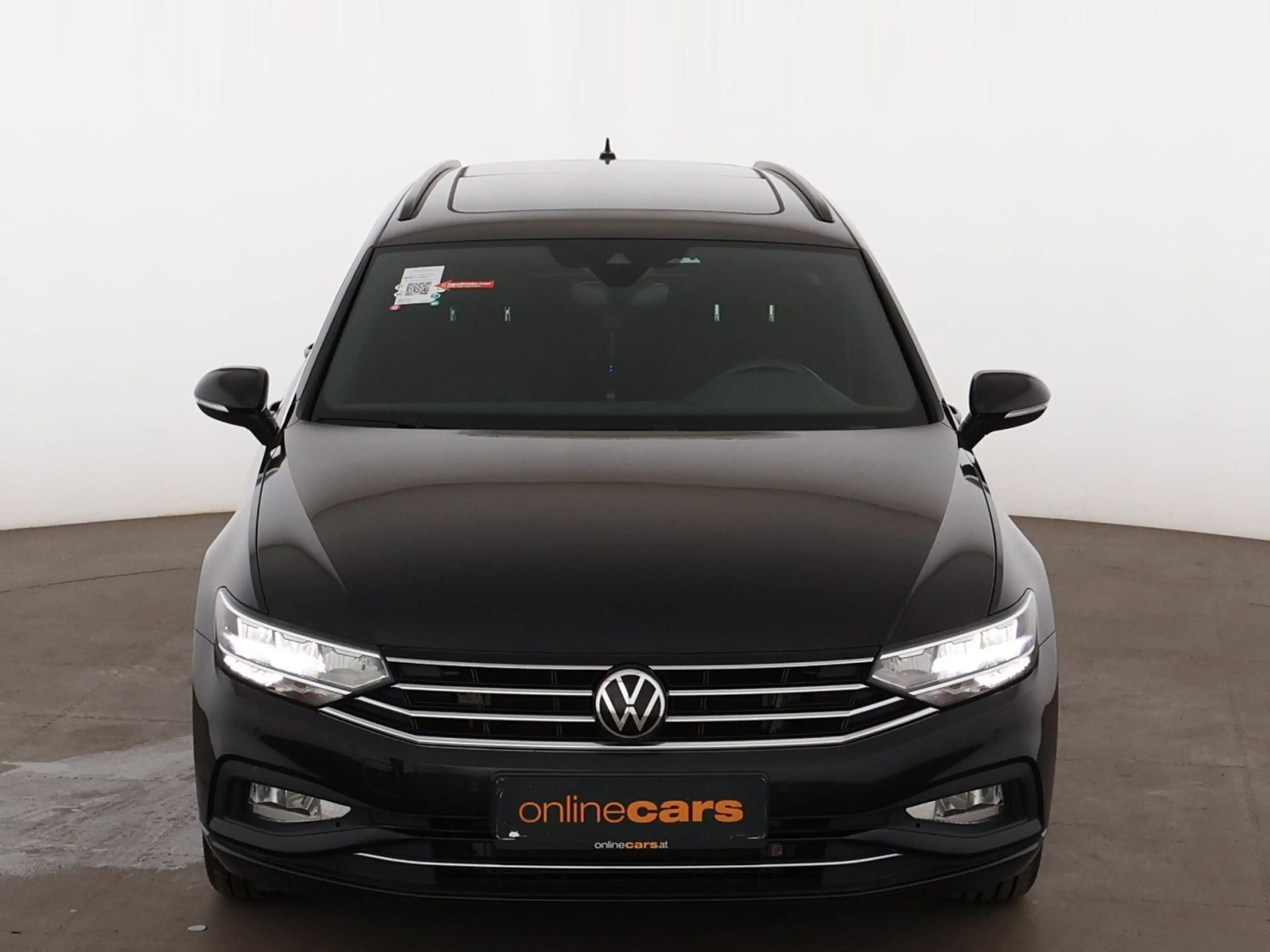 Volkswagen Passat Variant 2.0 TDI Business Aut LED SKY AHK — photo 4