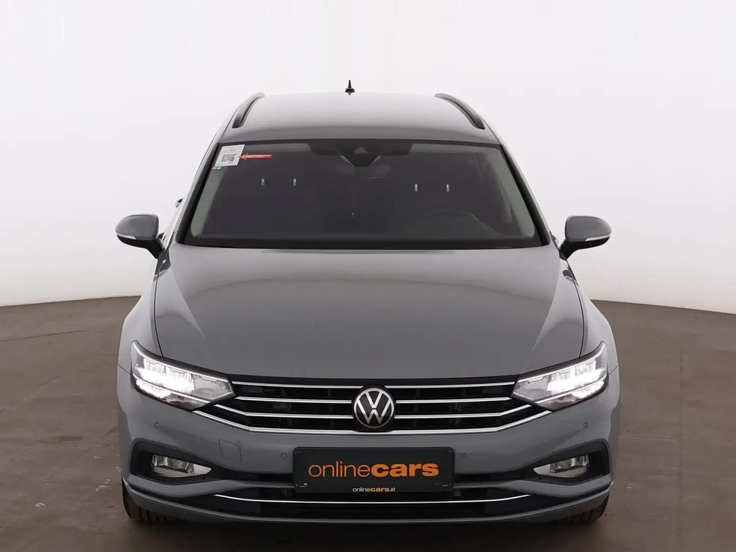 Volkswagen Passat Variant 2.0 TDI Business Aut LED AHK RADAR Grau - 2