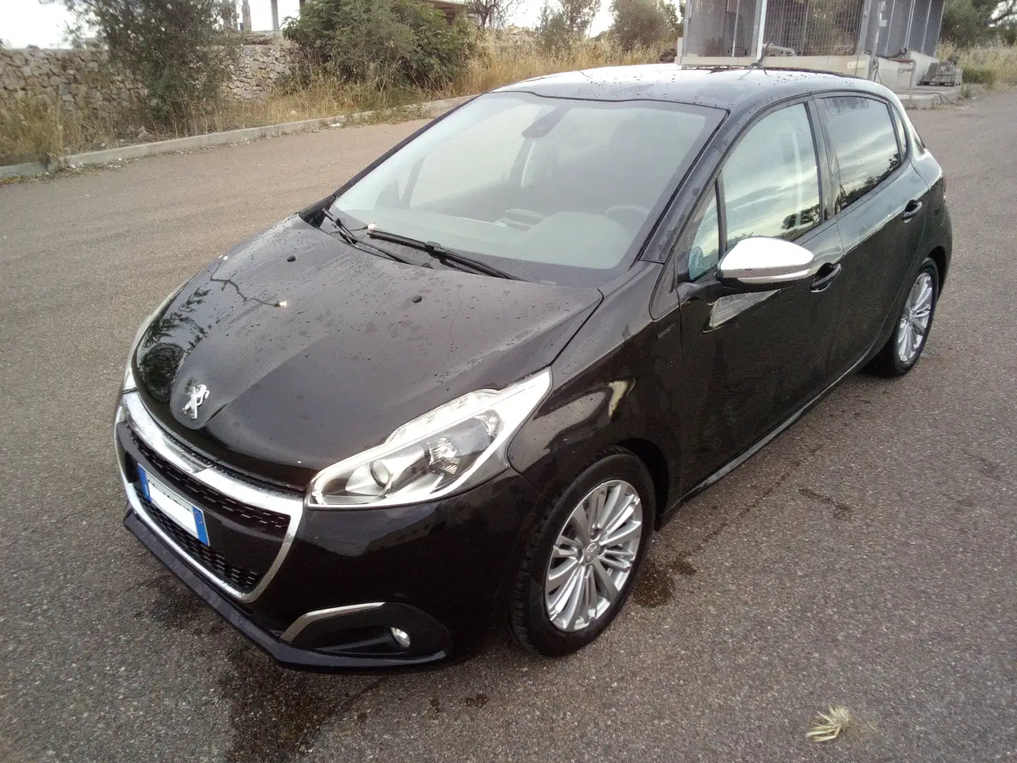 Peugeot 208 1.5 bluehdi Allure SIGNATURE Nero - 1