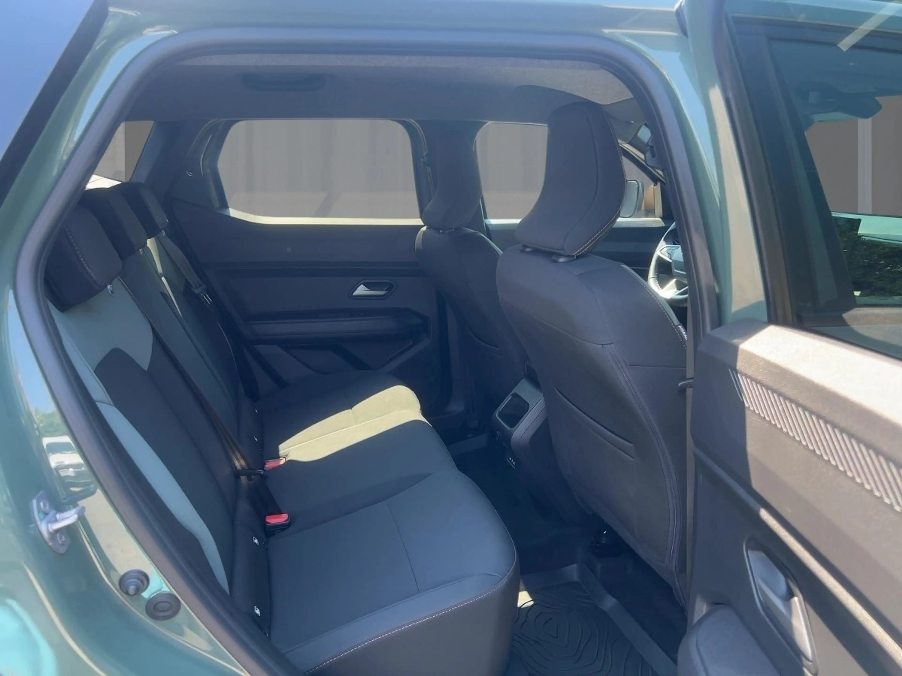 Dacia Duster 1.6 Hybrid 140 Extreme — photo 9