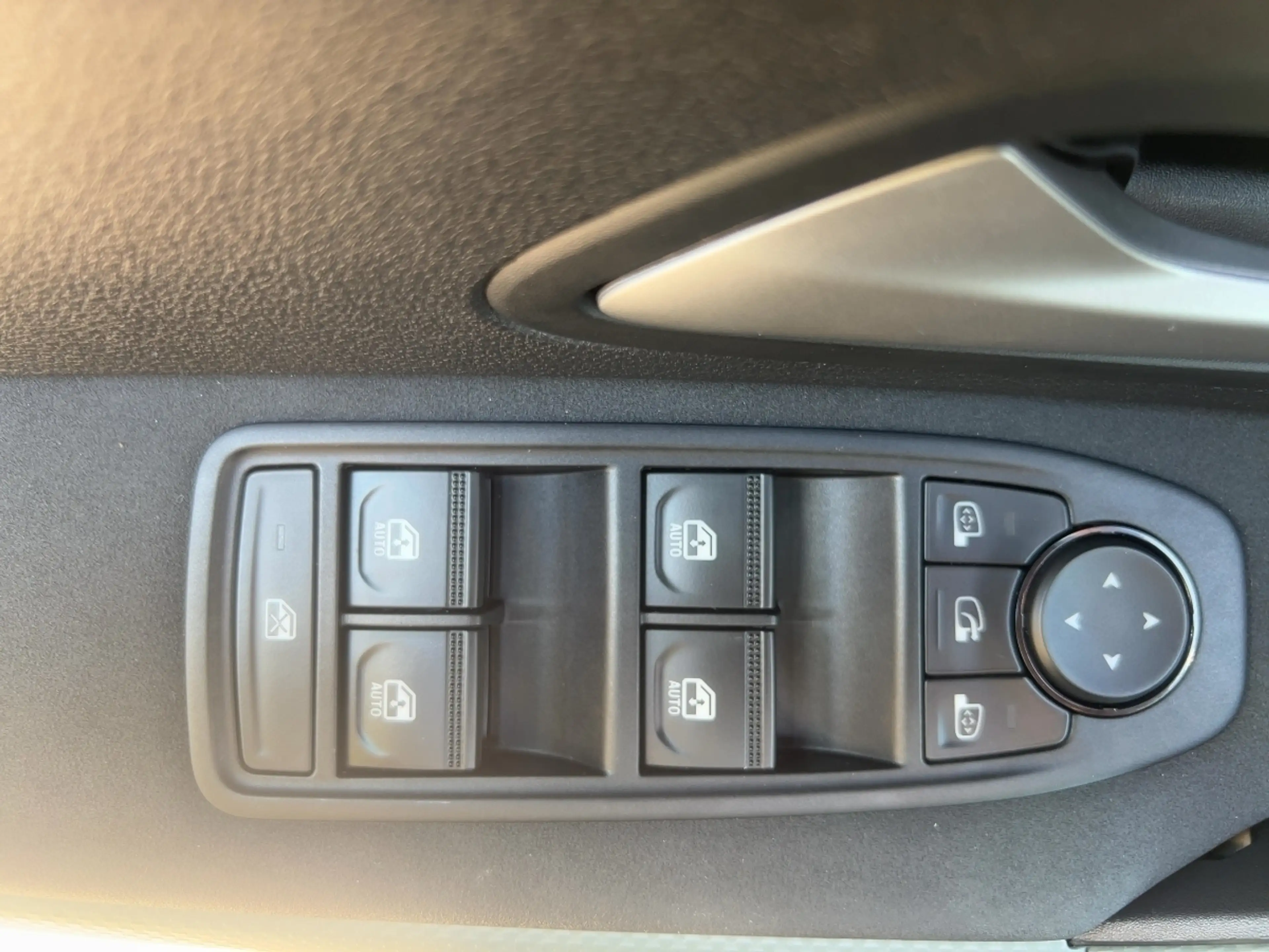 Dacia Duster 1.6 Hybrid 140 Extreme — photo 16