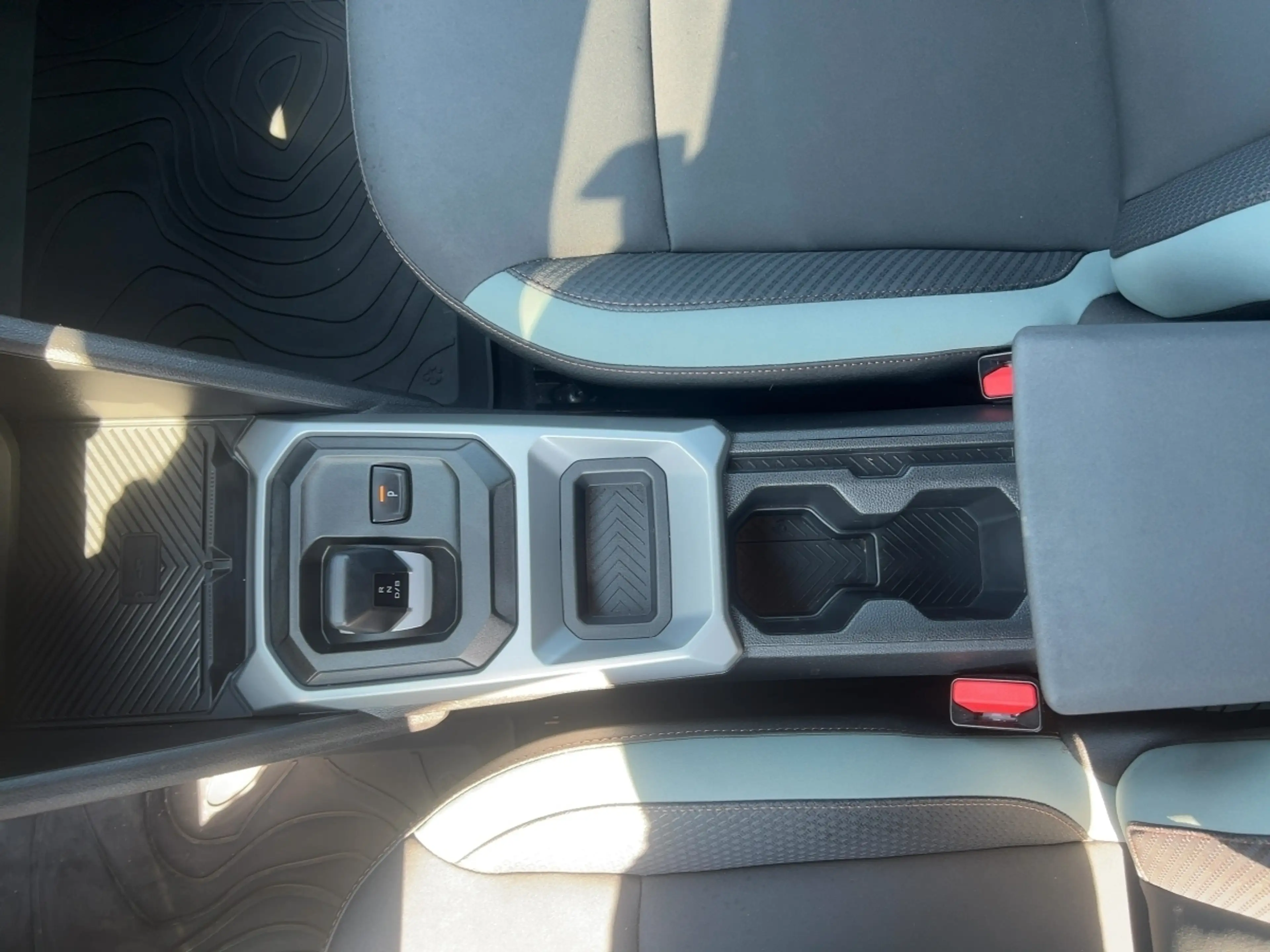 Dacia Duster 1.6 Hybrid 140 Extreme — photo 15