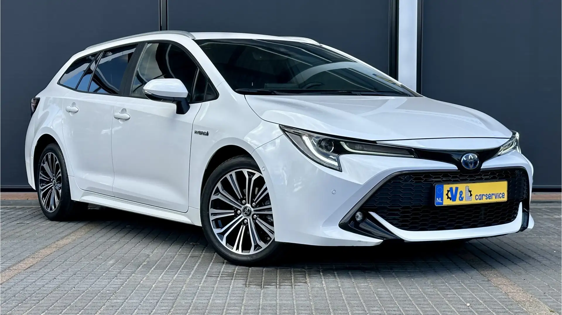 Toyota Corolla Touring Sports 1.8 Hybrid Dynamic / Stoel/stuur ve Wit - 1