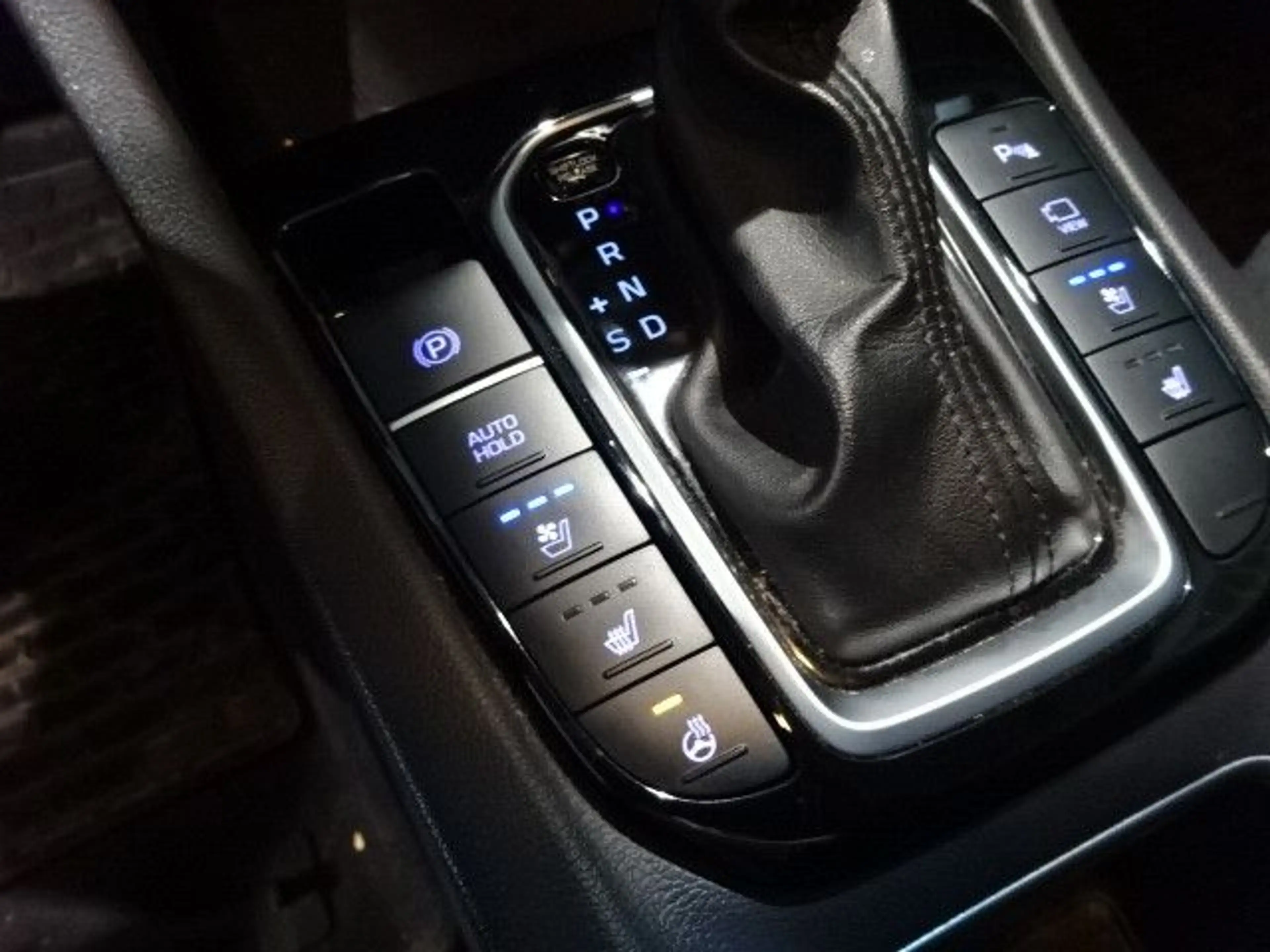 Hyundai IONIQ 1,6 GDI Premium Hybrid *LED*NAVI*LEDER — photo 12