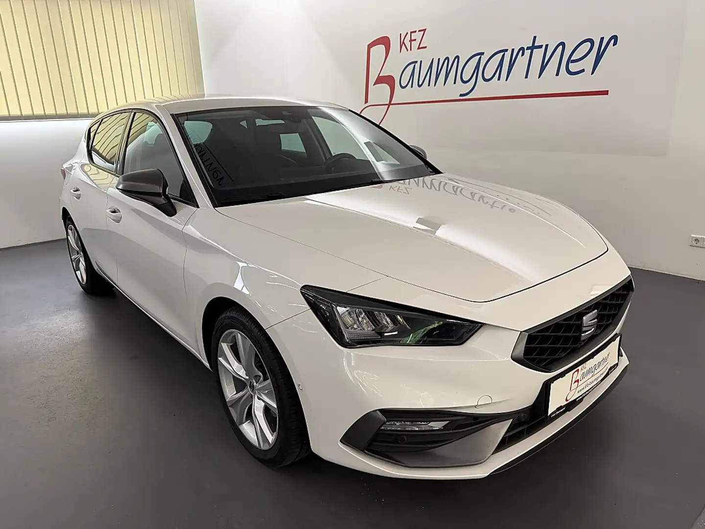 SEAT Leon 5-türig 2,0TDI DSG FR-Line *LED*NAVI*ACC*Sitzhe... Weiß - 1