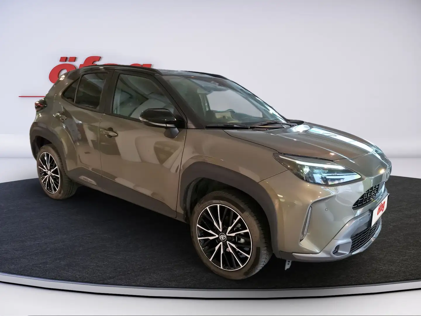 Toyota Yaris Cross 1.5 VVT-i Hybrid Premiere *Allrad* Grün - 2