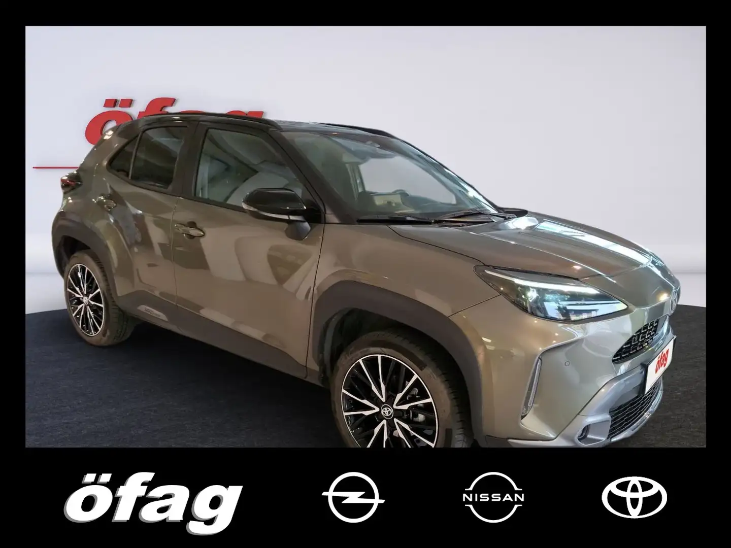 Toyota Yaris Cross 1.5 VVT-i Hybrid Premiere *Allrad* Grün - 1