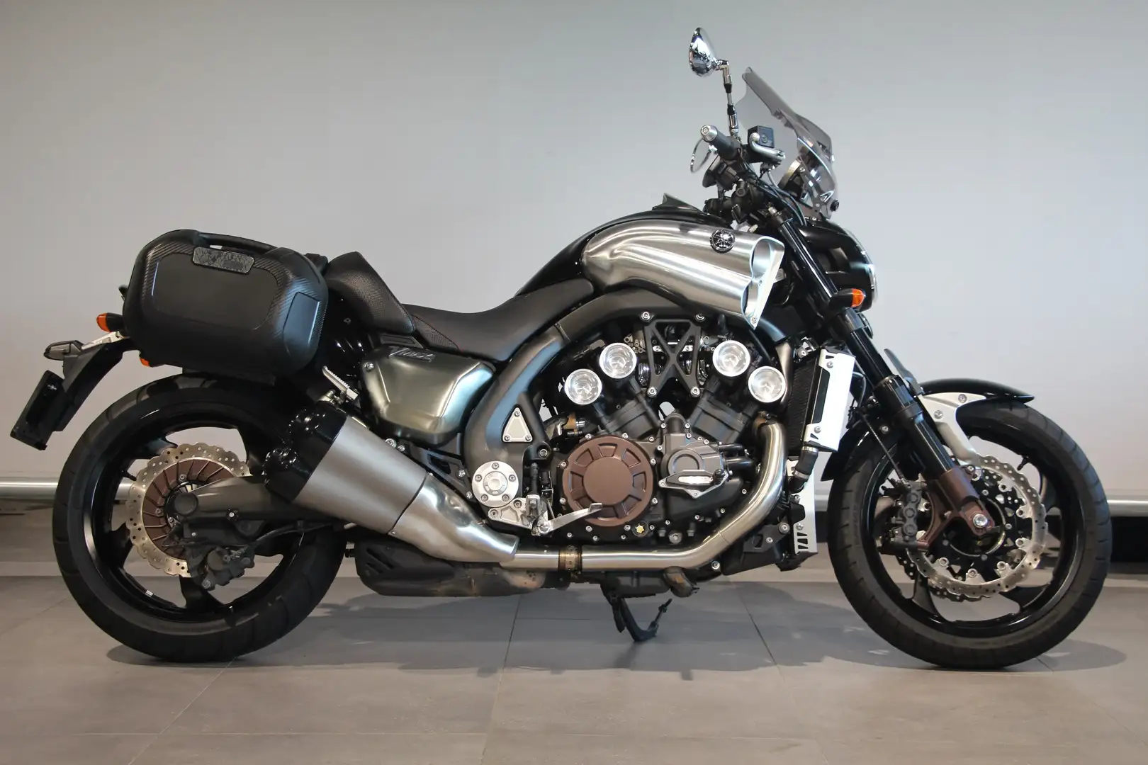 Yamaha Vmax 1700 Zwart - 1