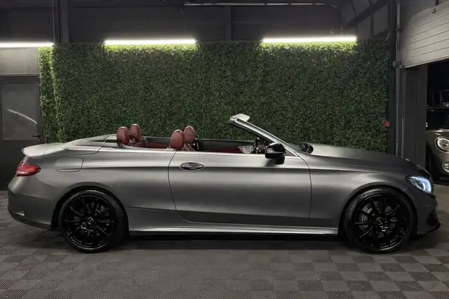 Mercedes-Benz C-Class view 4