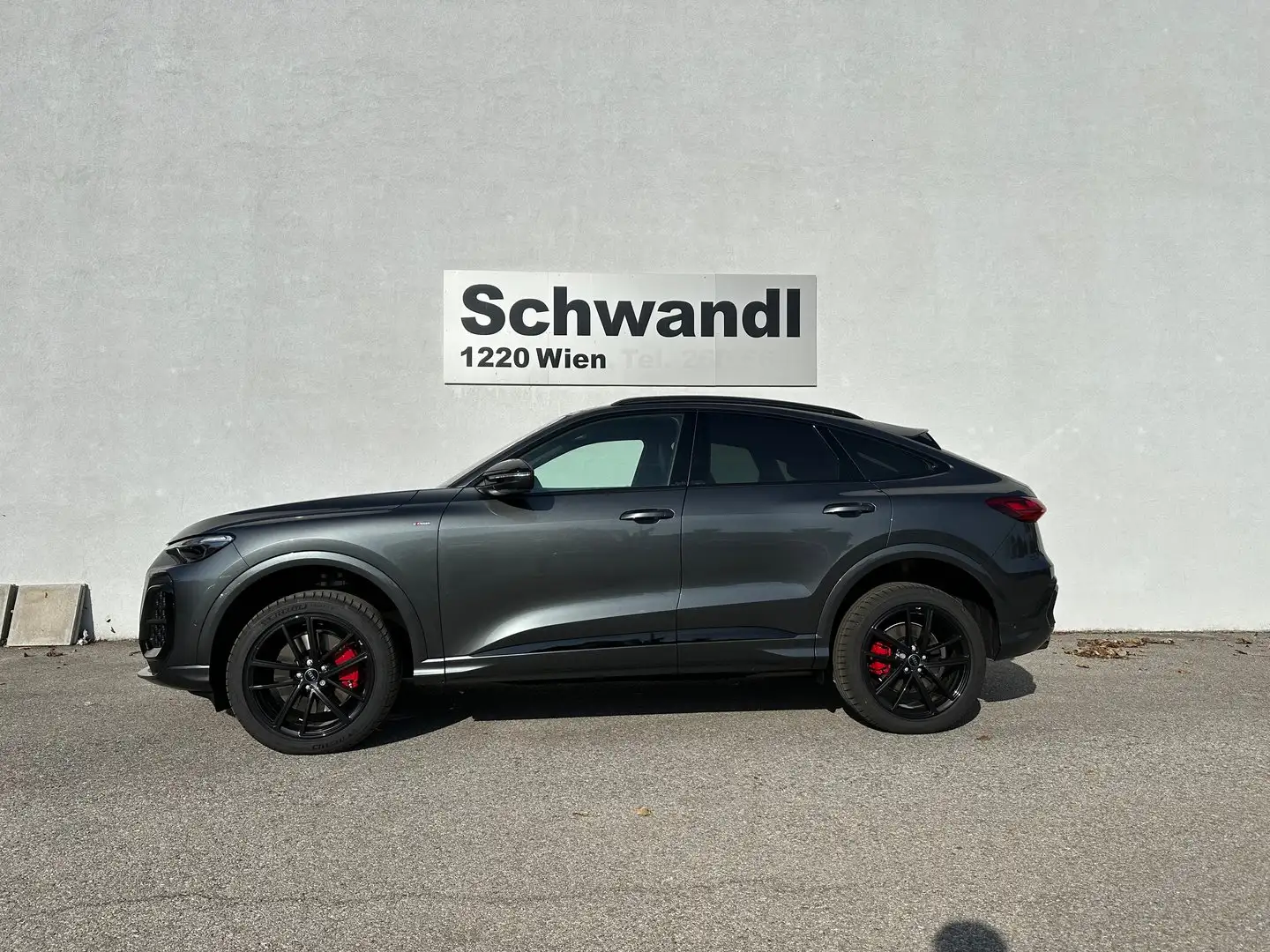 Audi Q5 TDI quattro 150 kW Grau - 1