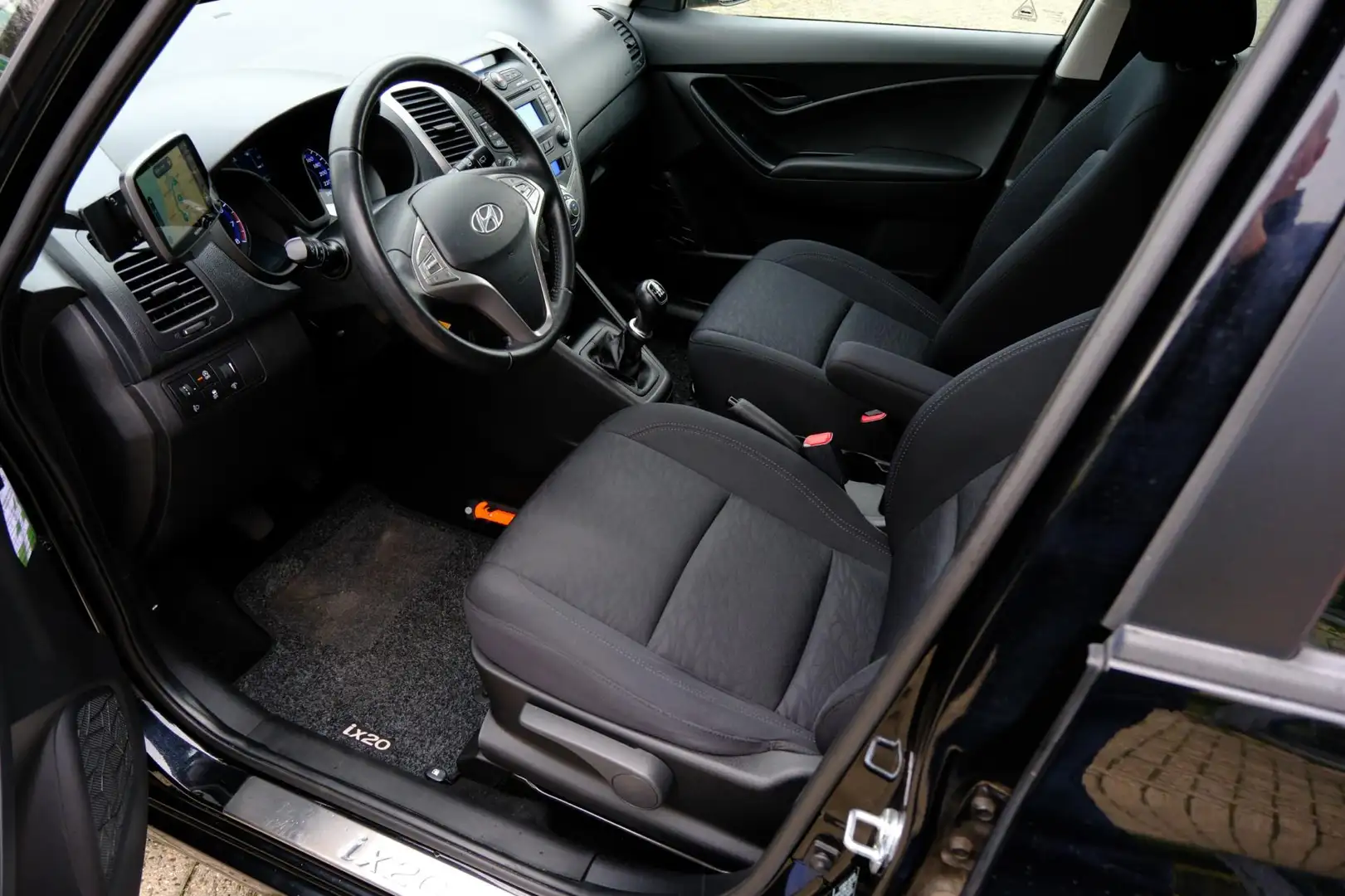 Hyundai iX20 1.6i 125pk i-Vision Clima|Navi|Cruise|LMV Nero - 2