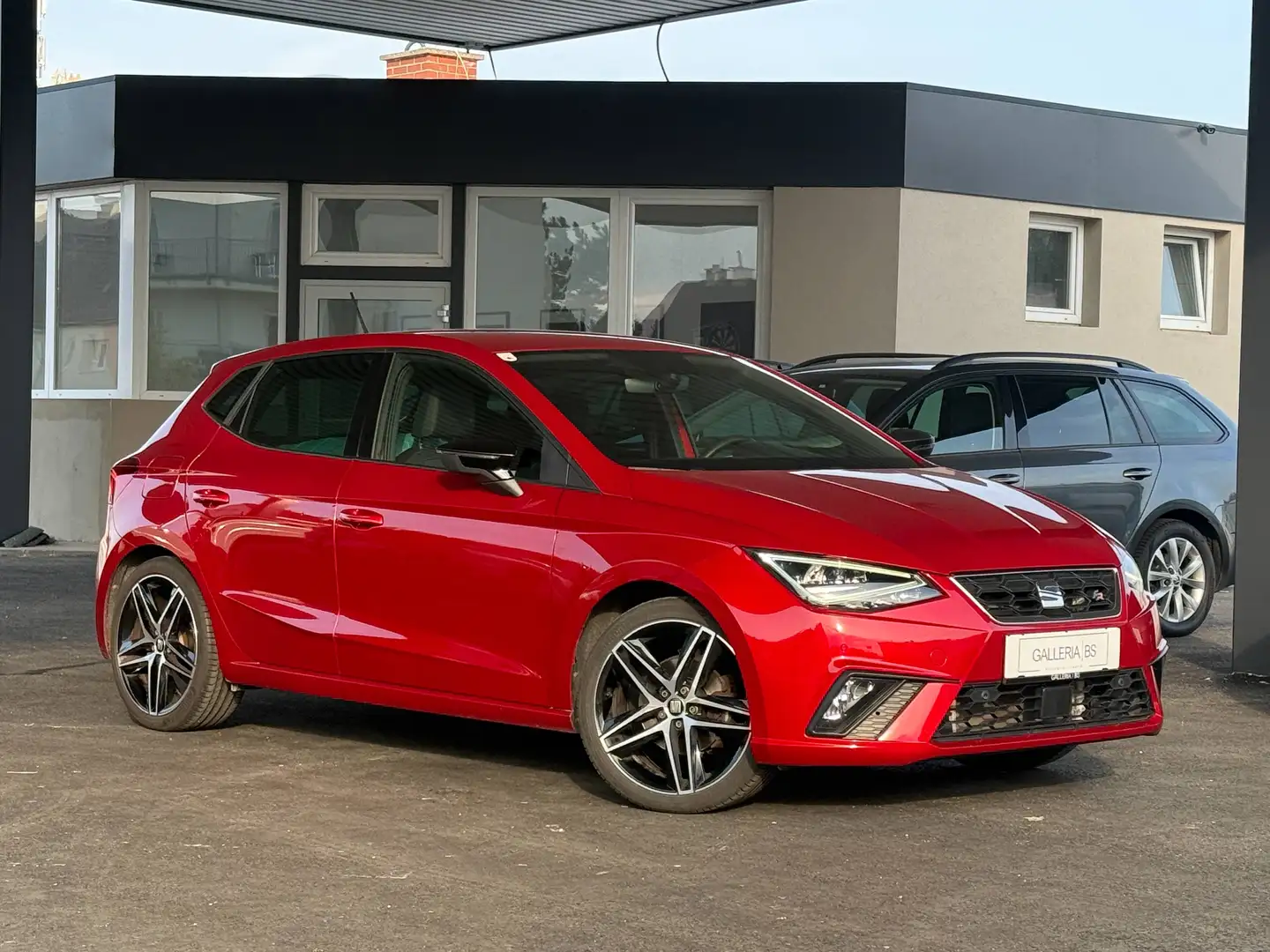 SEAT Ibiza FR | AUTOMATIK | GARANTIE | KEYLESS | VOLL-LED | ALCANTARA-SITZE | 8-FACH BEREIFT | VIRTUALCOCKPIT | ACC | NAVI | CARPLAY Rot - 1