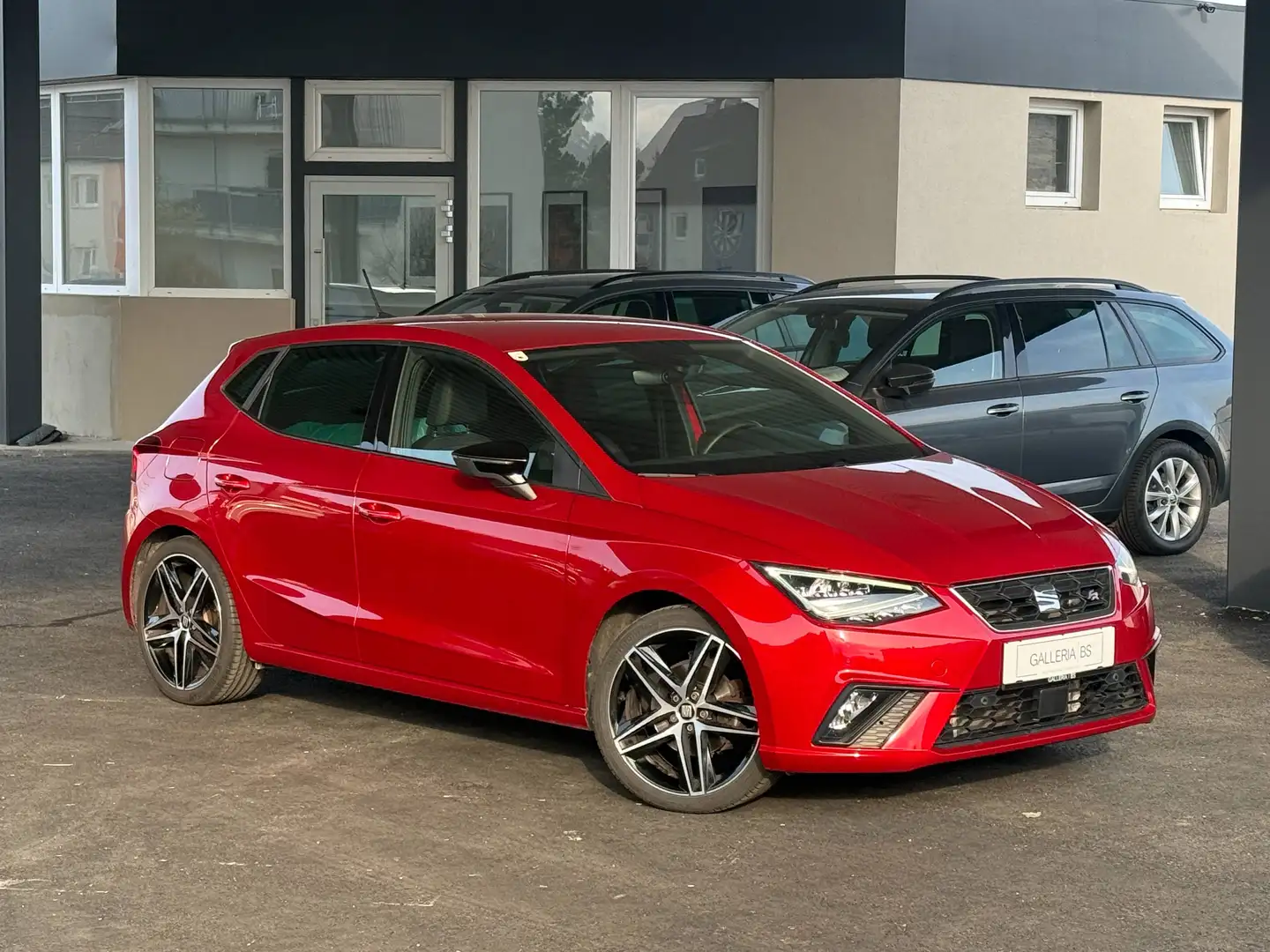 SEAT Ibiza FR | AUTOMATIK | GARANTIE | KEYLESS | VOLL-LED | ALCANTARA-SITZE | 8-FACH BEREIFT | VIRTUALCOCKPIT | ACC | NAVI | CARPLAY Rot - 2