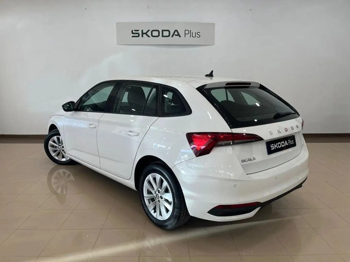 Skoda Scala 1.0 TSI Essence 70kW Blanco - 2