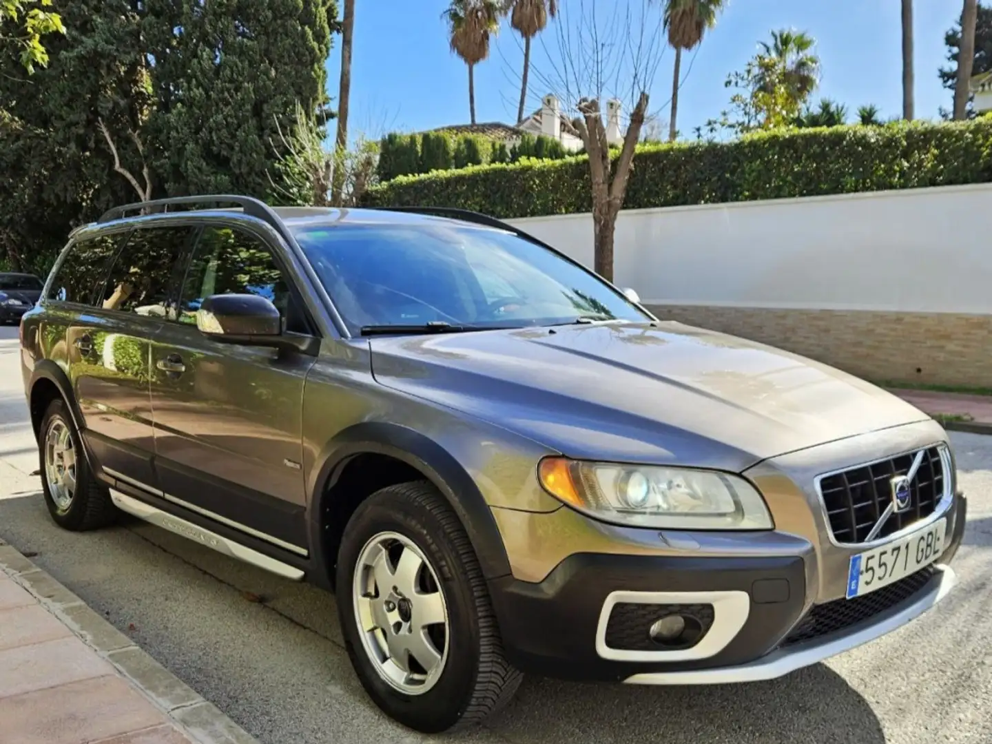 Volvo XC70 Todoterreno Automático de 5 Puertas Gri - 1