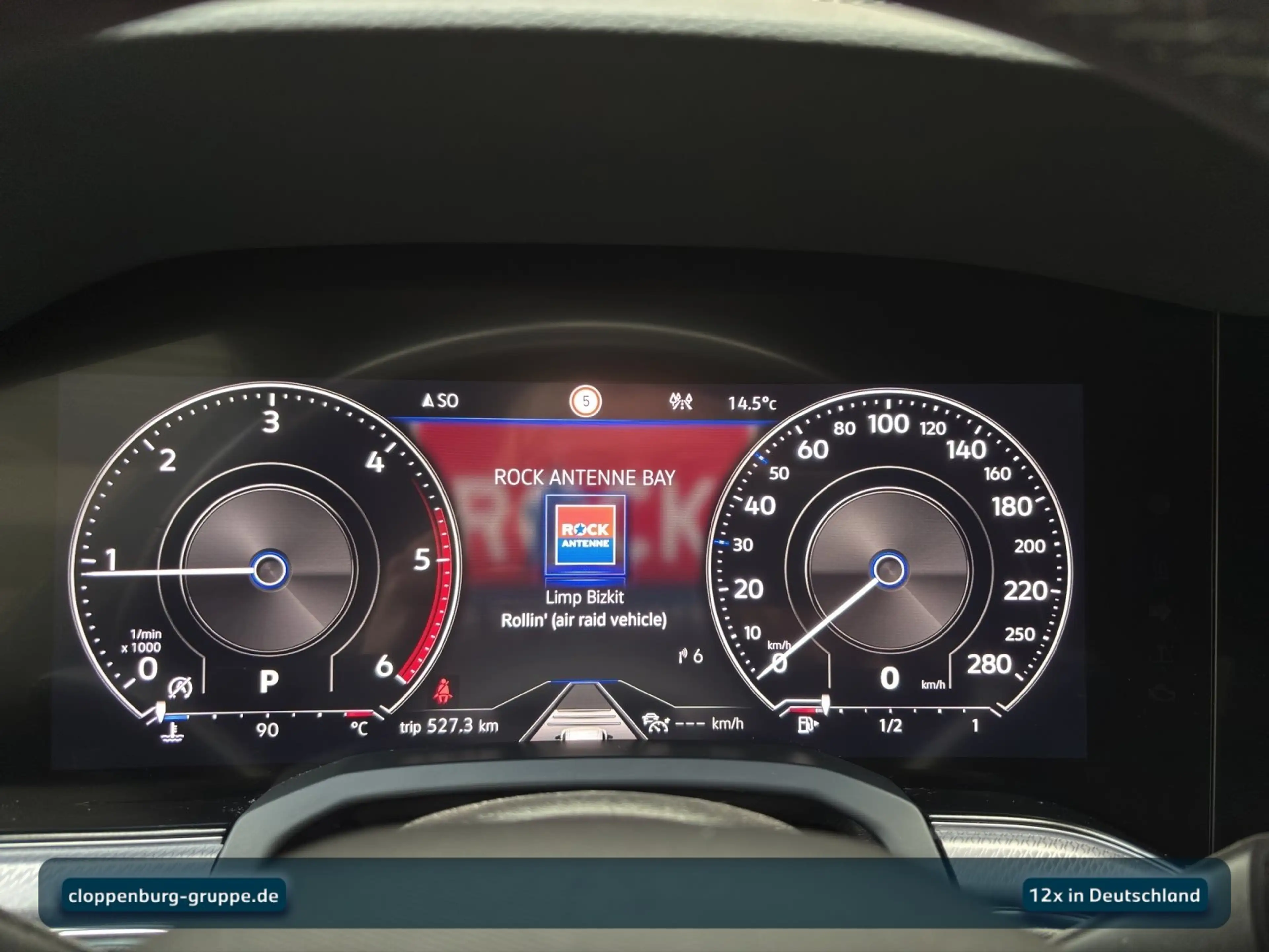 Volkswagen Touareg 3.0 TDI R-Line 4Motion — photo 14