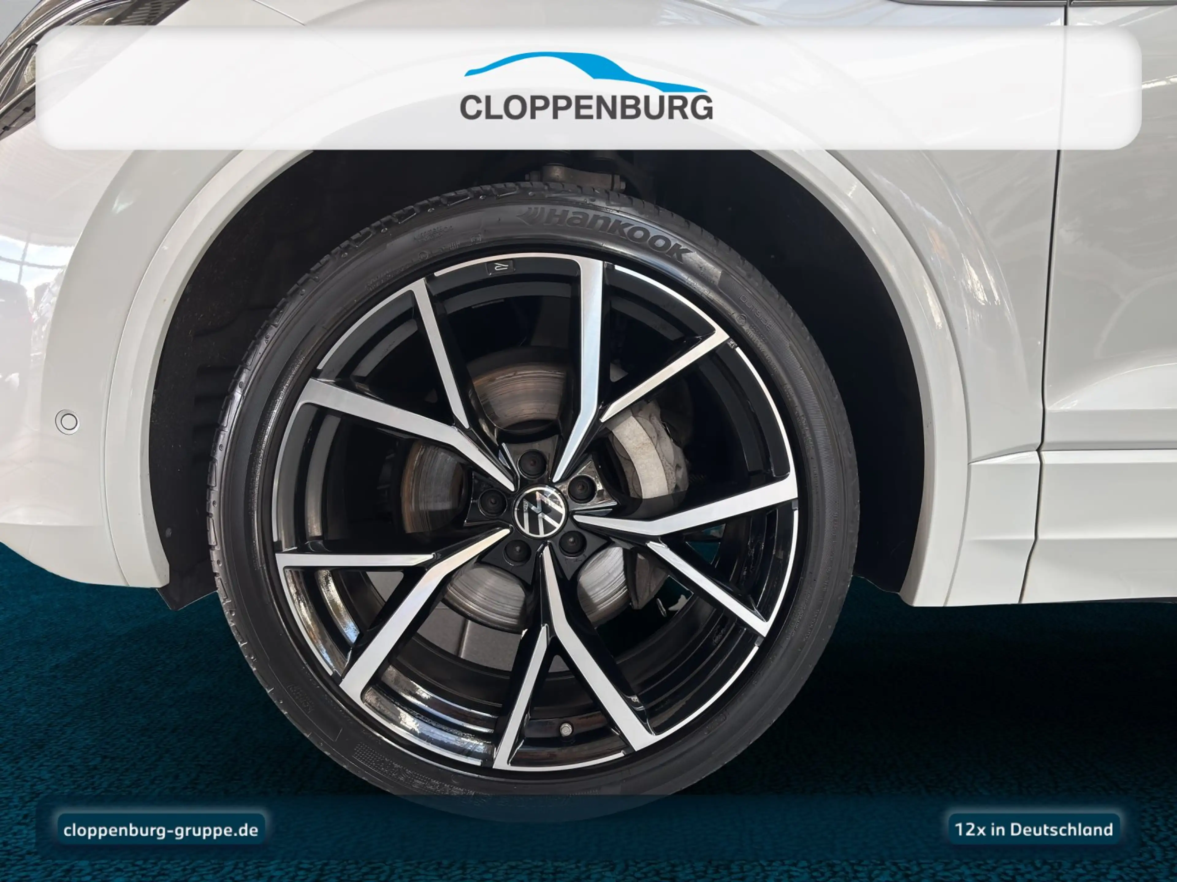 Volkswagen Touareg 3.0 TDI R-Line 4Motion — photo 11
