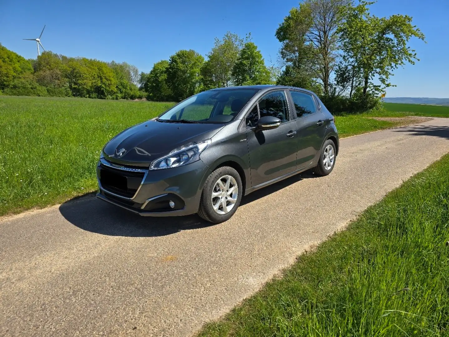 Peugeot 208 208  5-Türer PureTech 82 Style Grau - 1