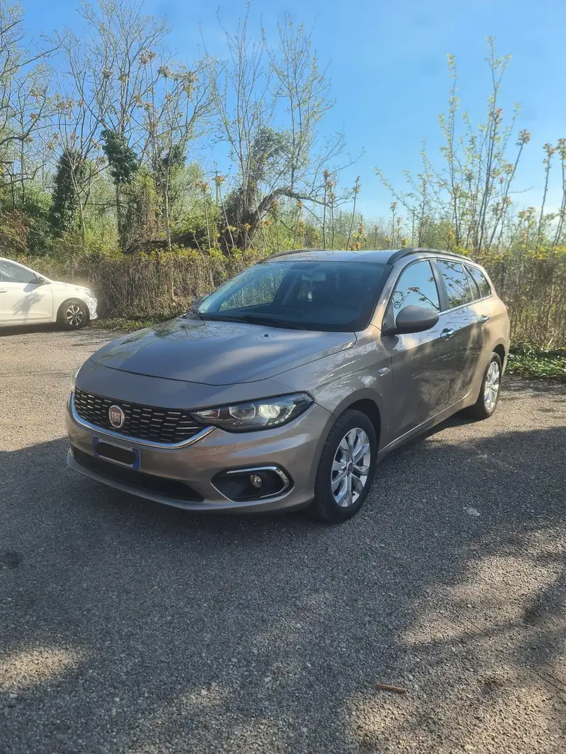 Fiat Tipo 5p 1.6 mjt Lounge s&s 120cv dct Brons - 1