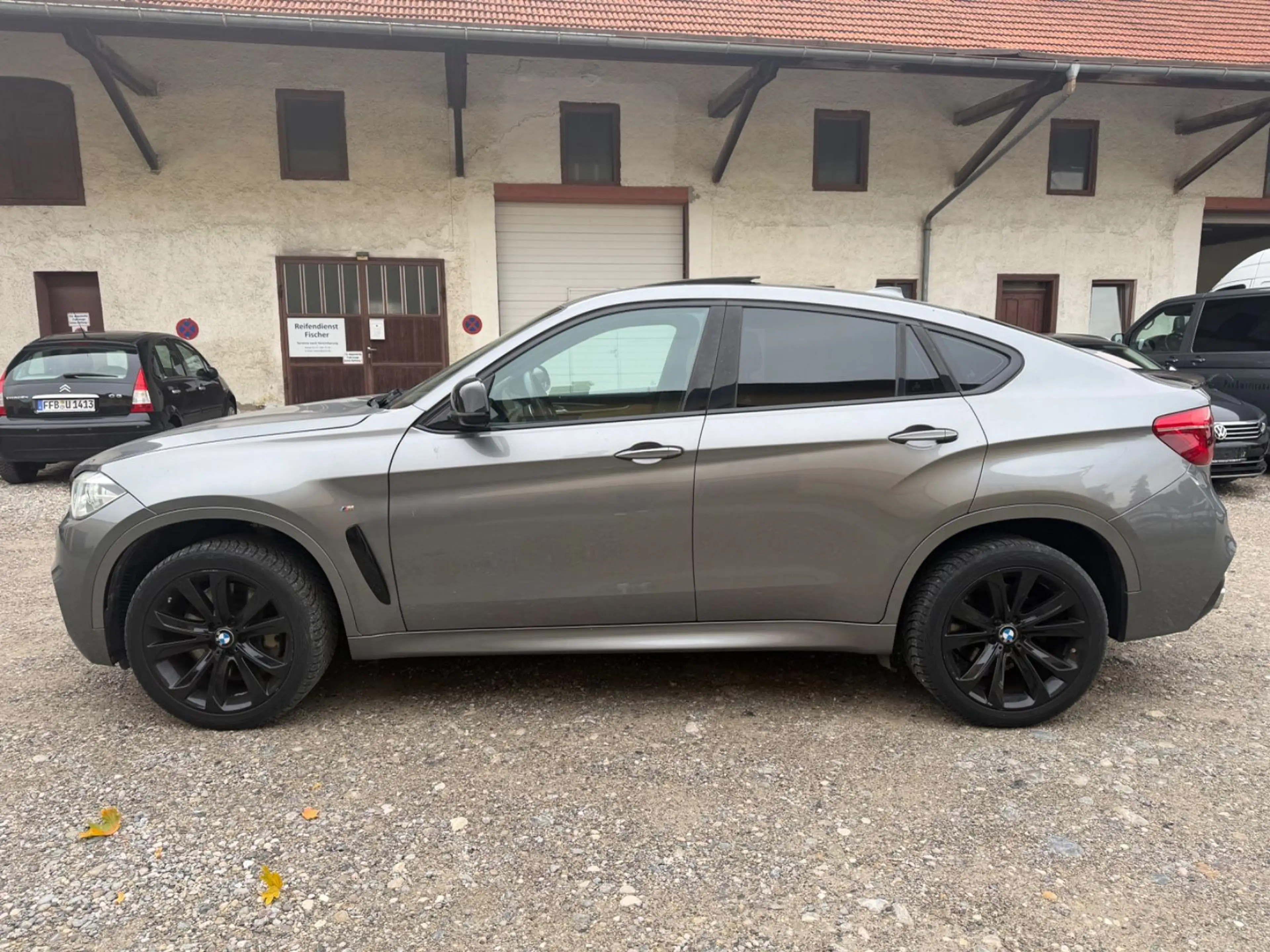 BMW X6 xDrive 50 i M Sportpaket Individual — photo 2