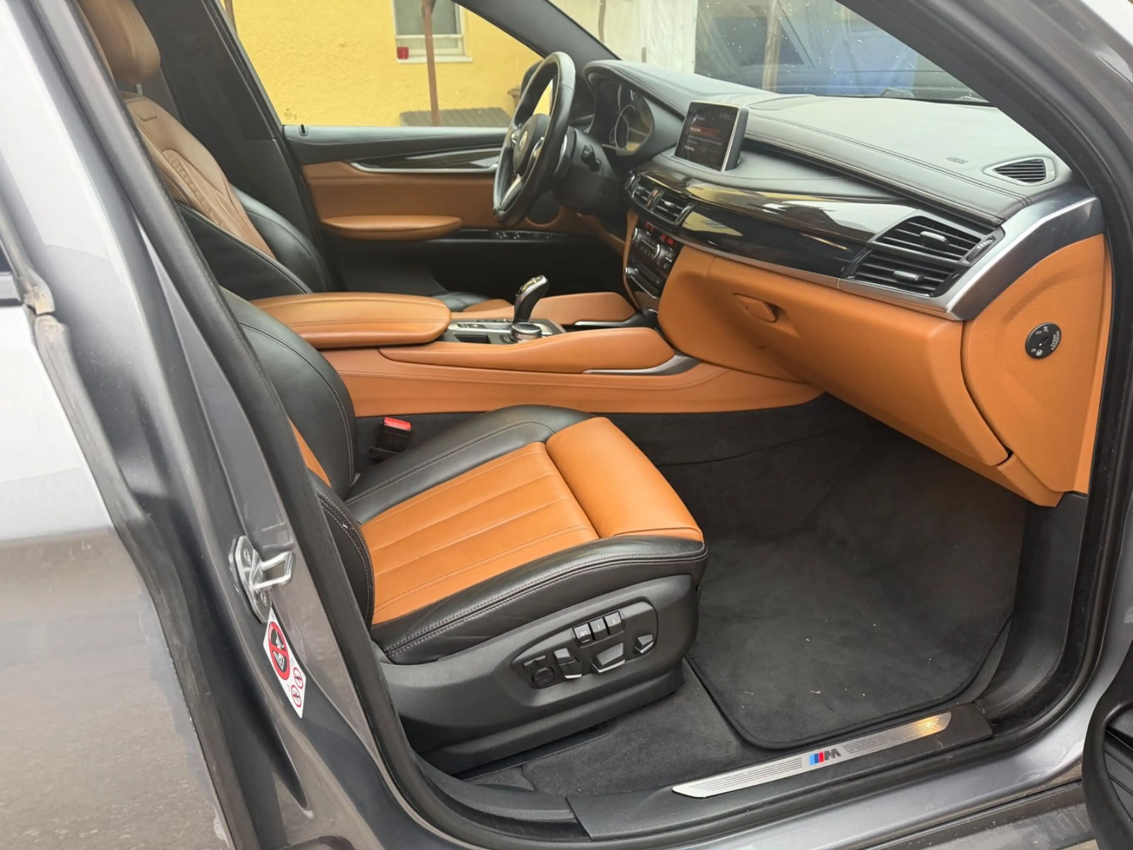 BMW X6 xDrive 50 i M Sportpaket Individual — photo 10