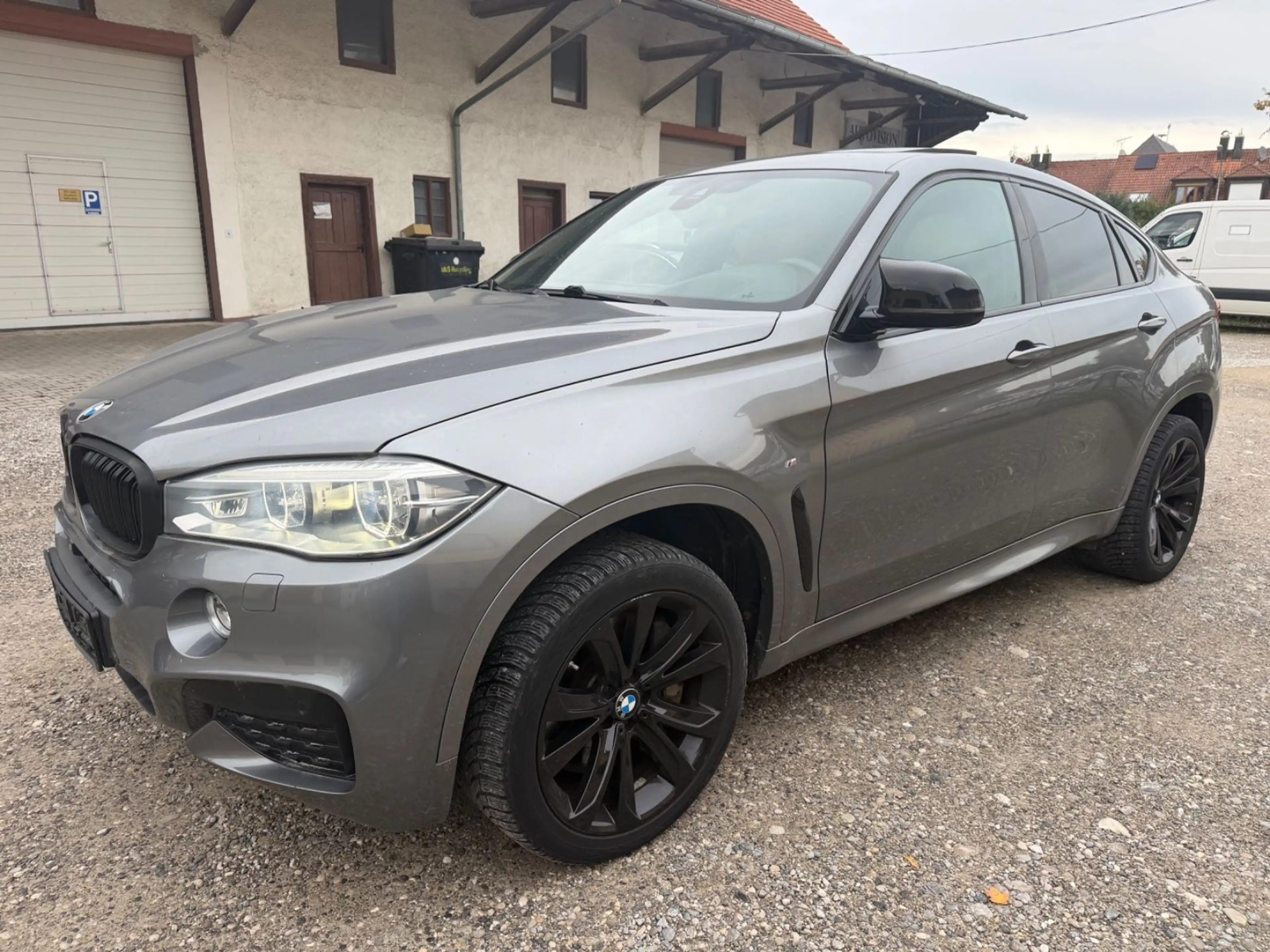 BMW X6 xDrive 50 i M Sportpaket Individual — photo 5