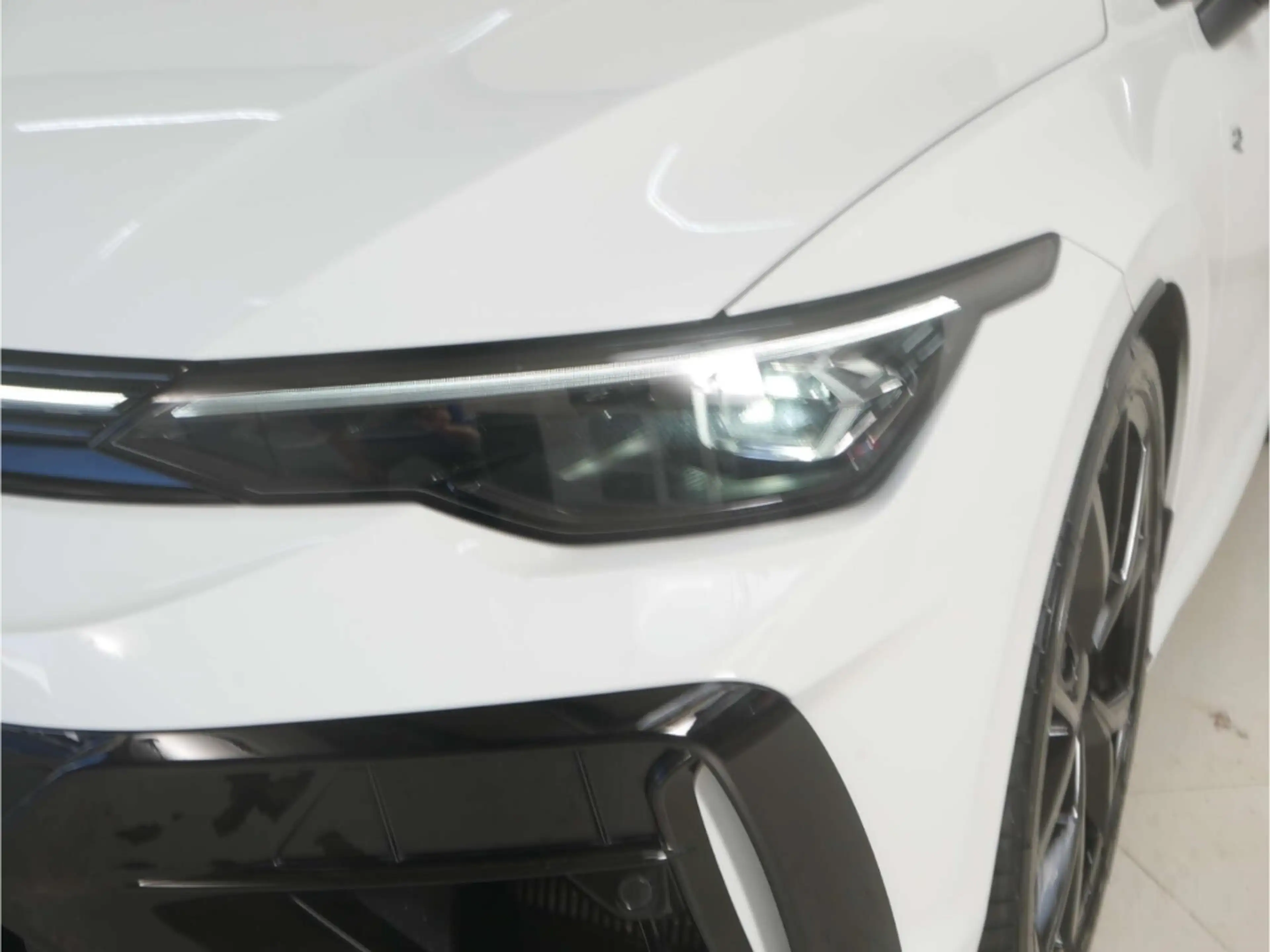 Volkswagen Golf R 2.0 TSI 4Motion Black Edition — photo 4