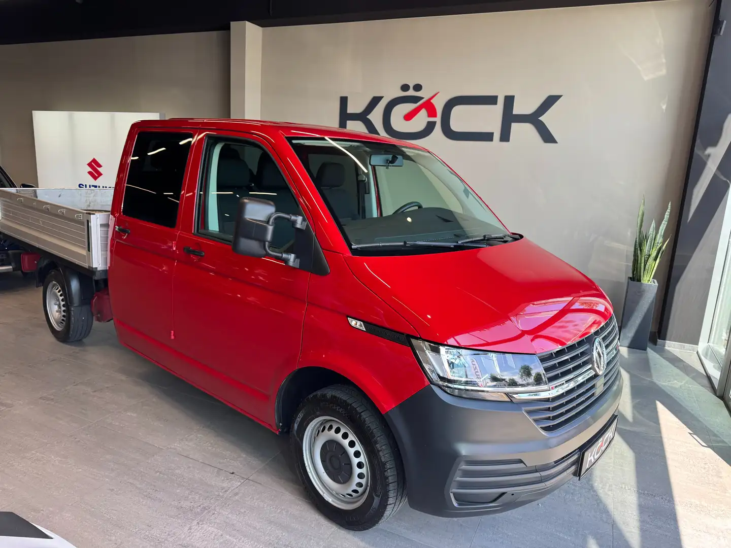 Volkswagen T6.1 Transporter Doppelkabine lang 4MOTION Rot - 1
